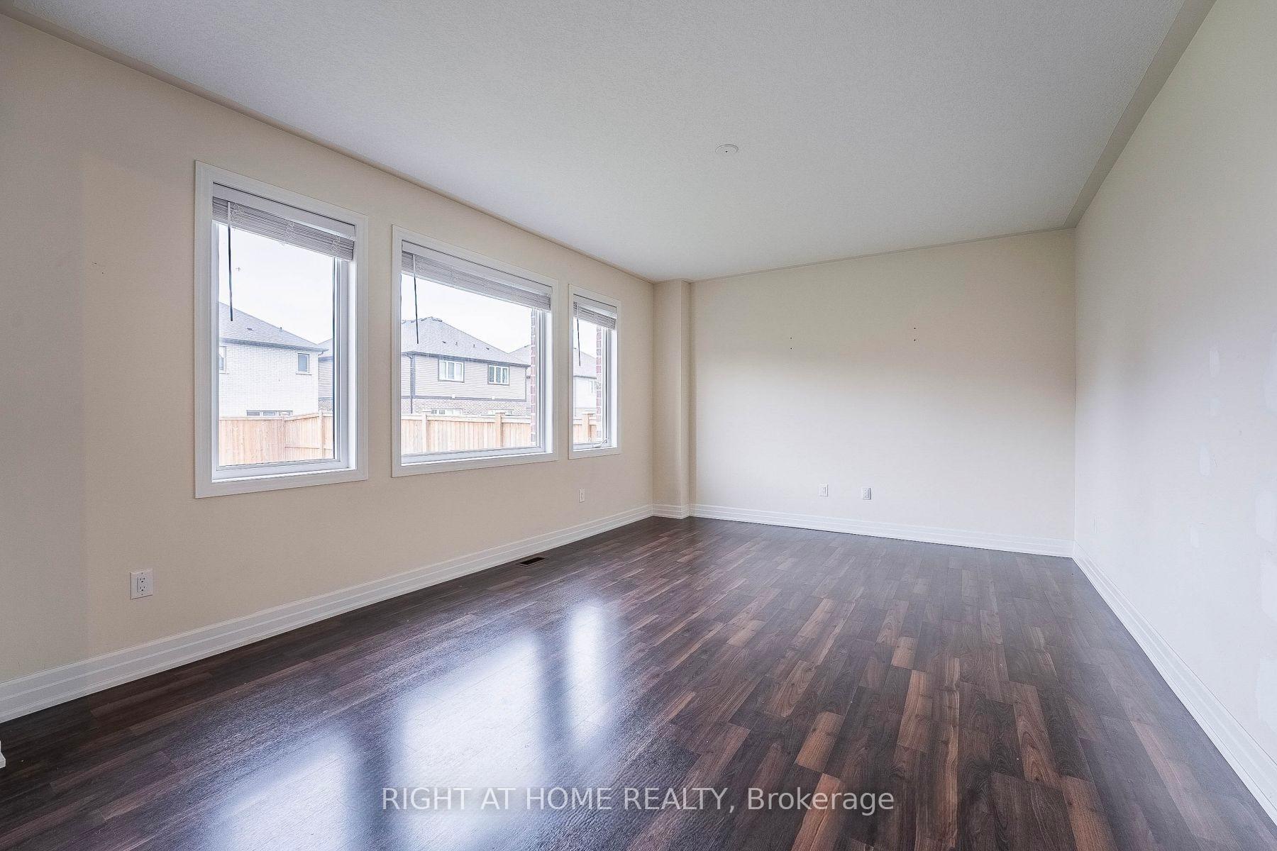 Photo 19 of 9486 Tallgrass Avenue, Niagara Falls, Lyons Creek — HOMEH