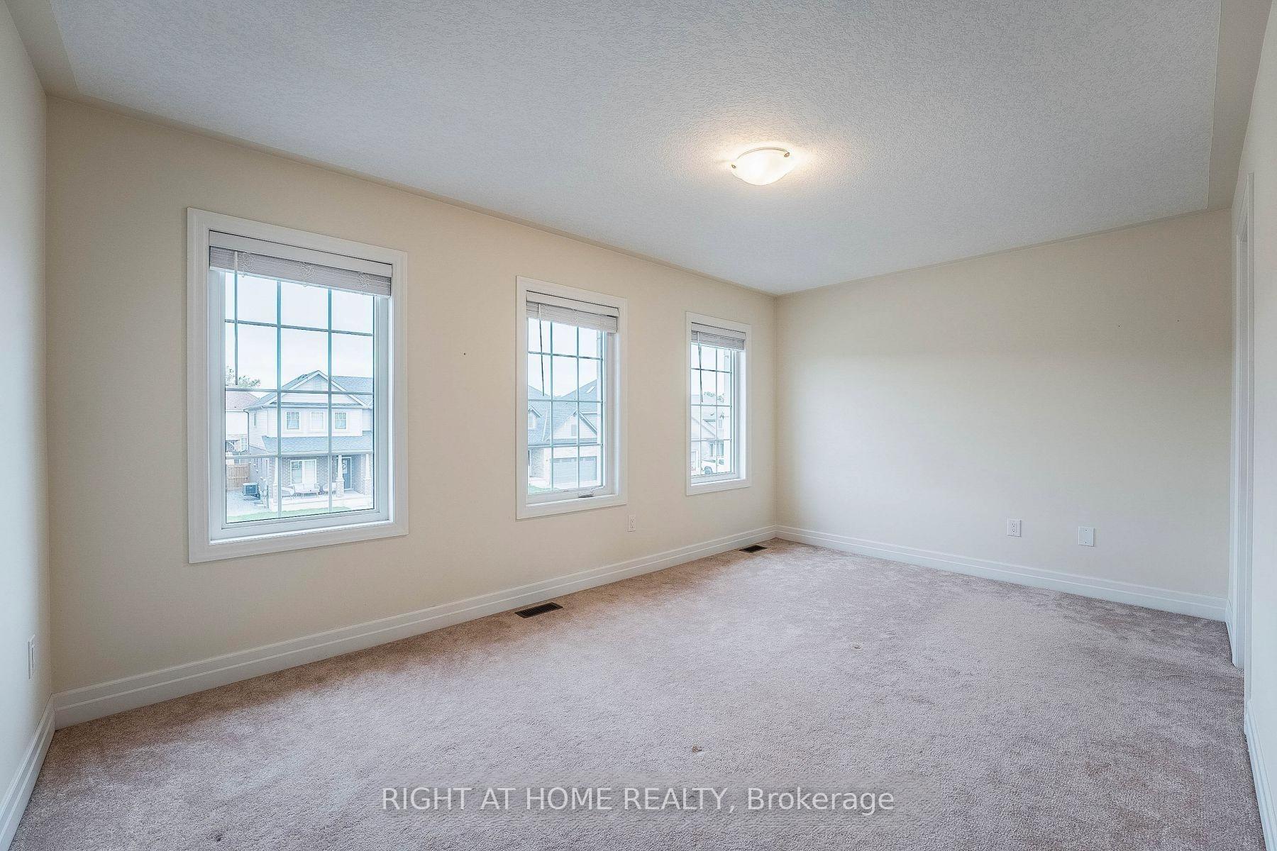 Photo 31 of 9486 Tallgrass Avenue, Niagara Falls, Lyons Creek — HOMEH
