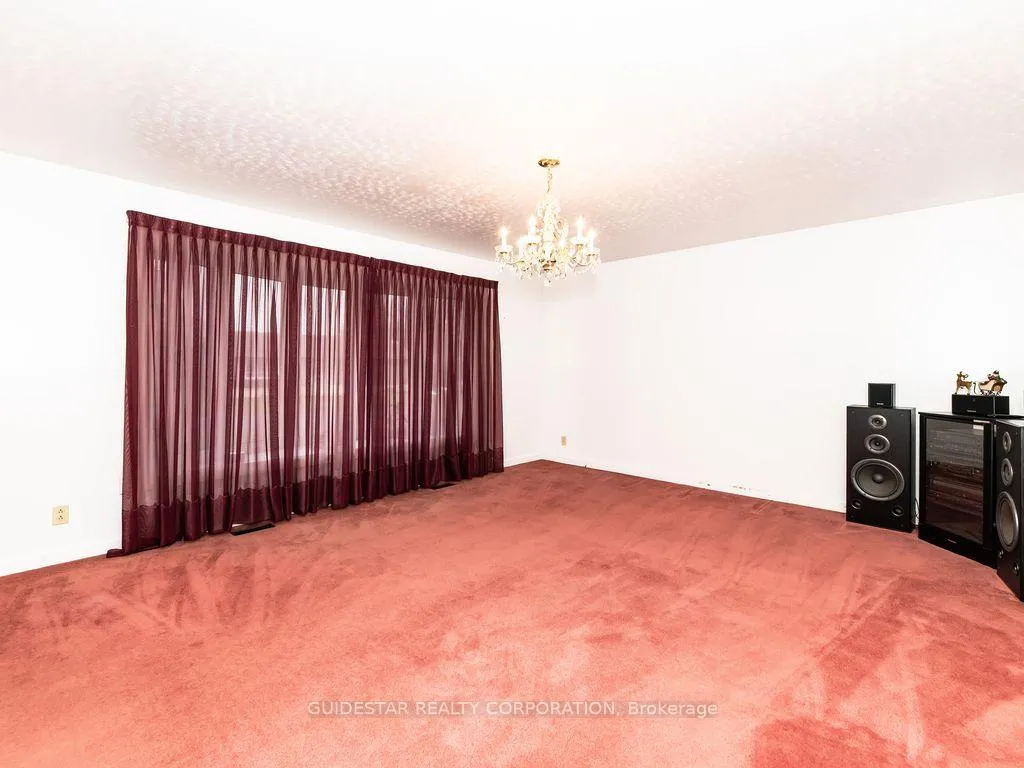 Photo 4 of 1313 Rideout Crescent, Ottawa, Parkway Park — HOMEH