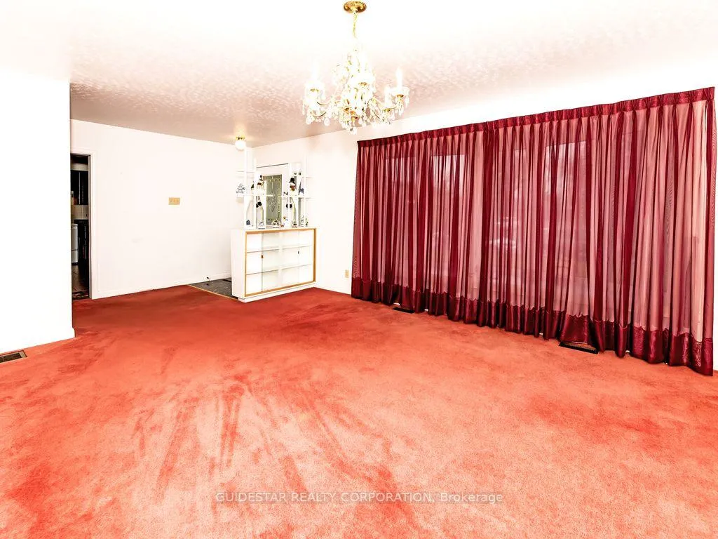 Photo 6 of 1313 Rideout Crescent, Ottawa, Parkway Park — HOMEH