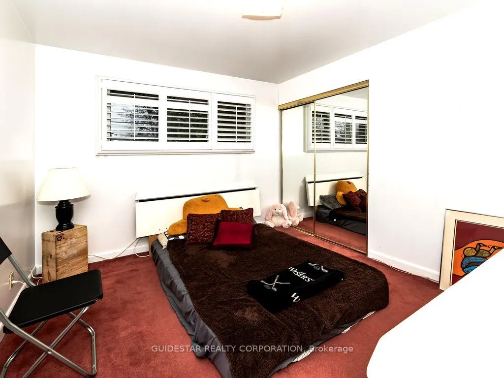 Photo 12 of 1313 Rideout Crescent, Ottawa, Parkway Park — HOMEH
