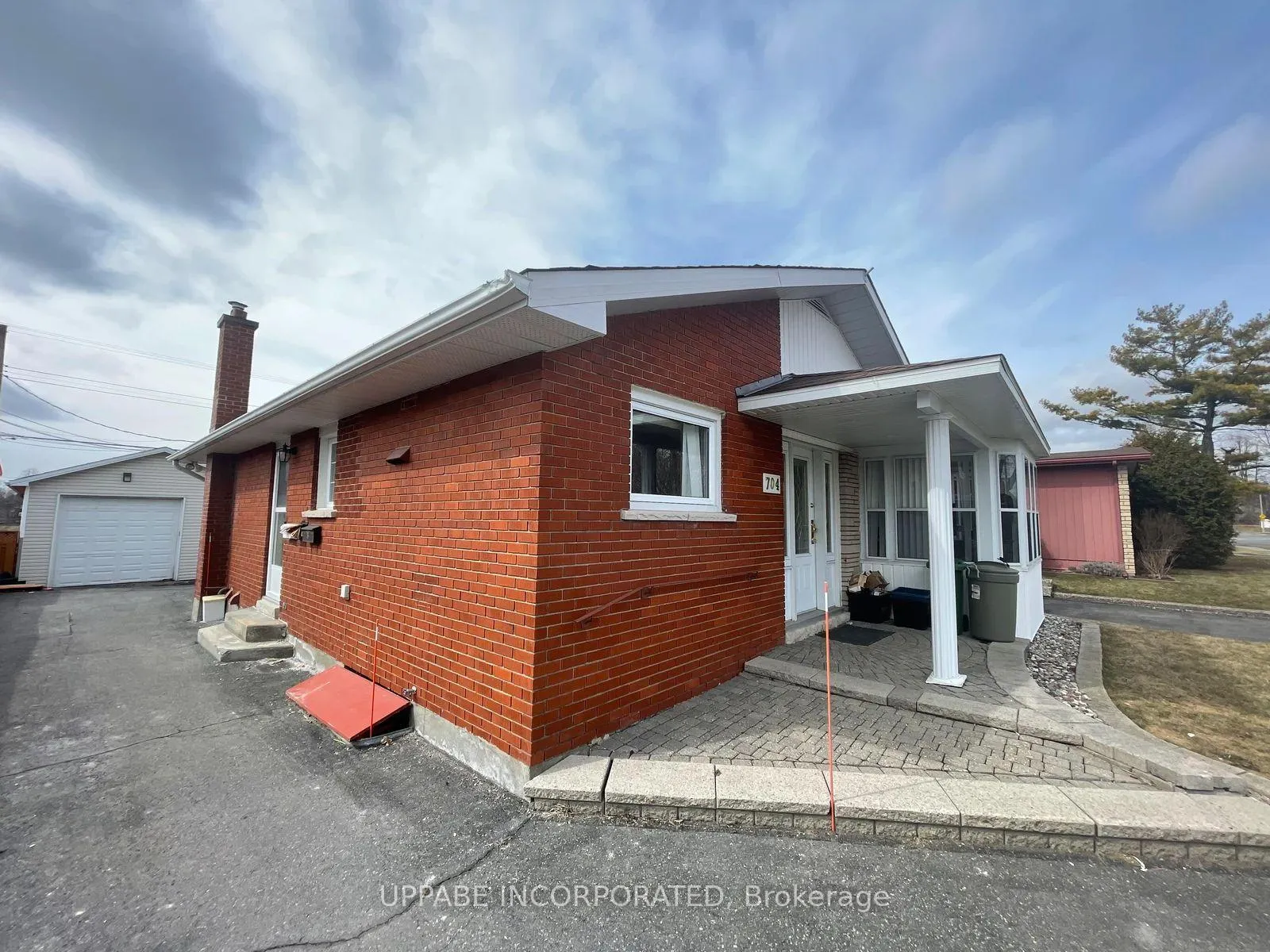 Photo 1 of Unit Unit B, 704 Claude Street, Ottawa, Castle Heights/Rideau High — HOMEH