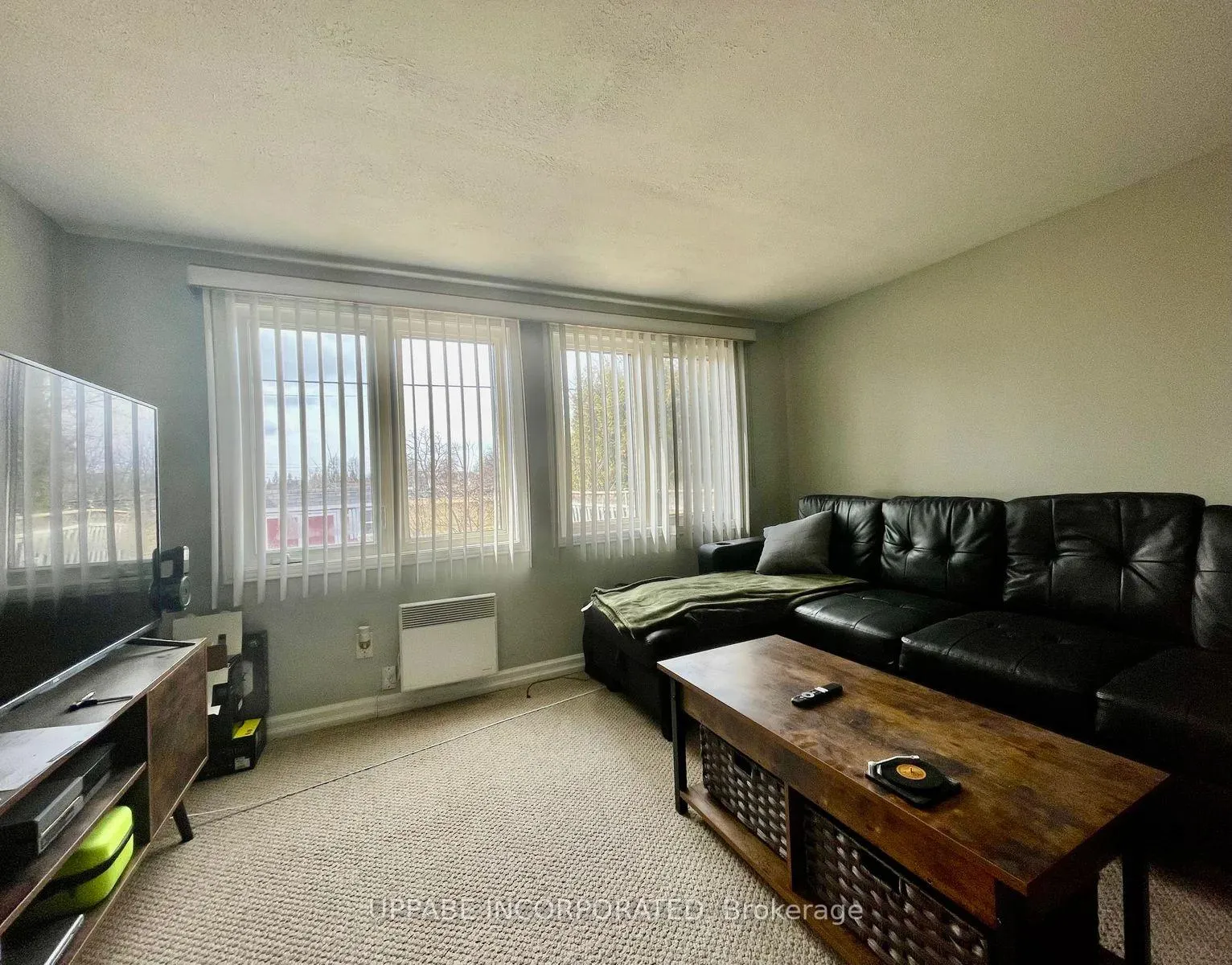 Photo 3 of Unit Unit B, 704 Claude Street, Ottawa, Castle Heights/Rideau High — HOMEH