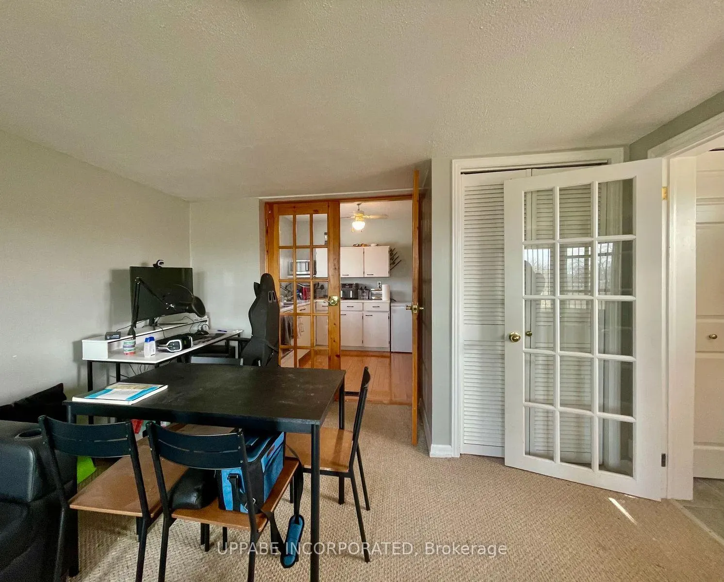 Photo 4 of Unit Unit B, 704 Claude Street, Ottawa, Castle Heights/Rideau High — HOMEH