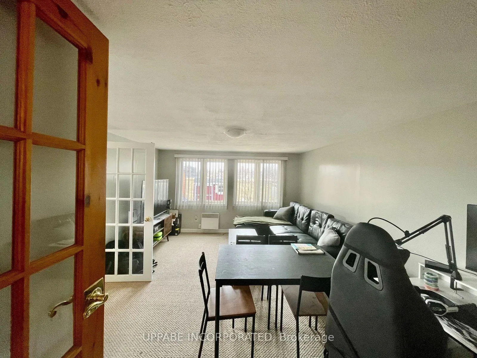 Photo 5 of Unit Unit B, 704 Claude Street, Ottawa, Castle Heights/Rideau High — HOMEH