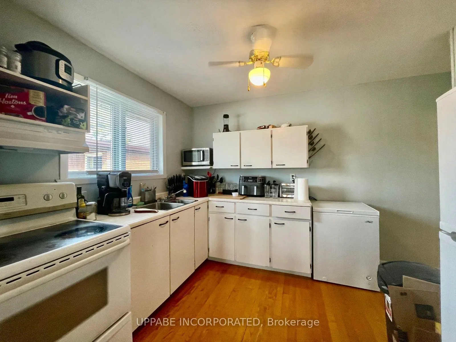 Photo 6 of Unit Unit B, 704 Claude Street, Ottawa, Castle Heights/Rideau High — HOMEH