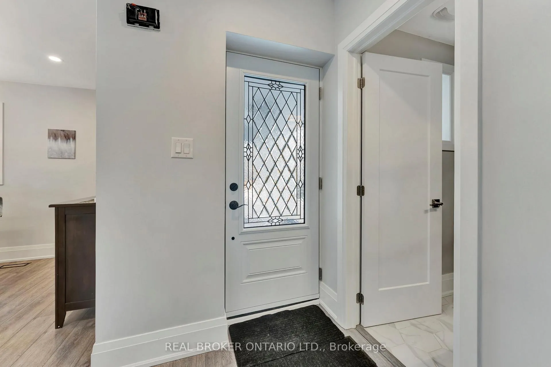 Photo 4 of 26 Evergreen Hill Road, Norfolk, Simcoe — HOMEH