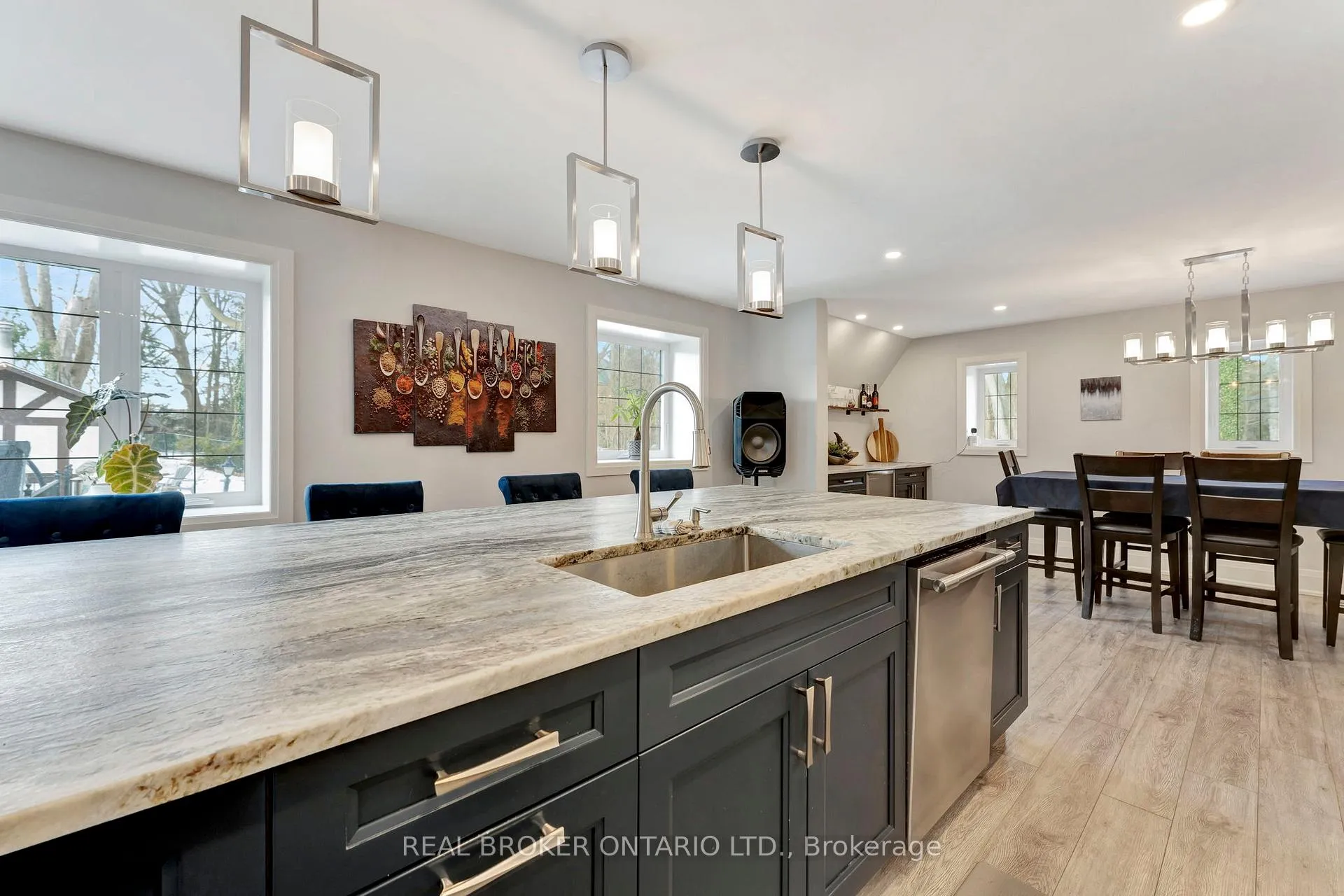 Photo 11 of 26 Evergreen Hill Road, Norfolk, Simcoe — HOMEH