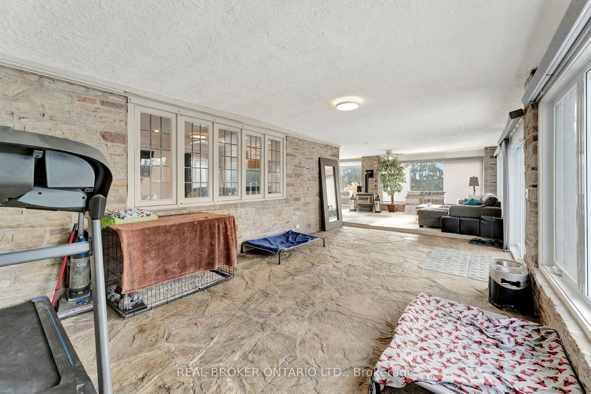 Photo 14 of 26 Evergreen Hill Road, Norfolk, Simcoe — HOMEH