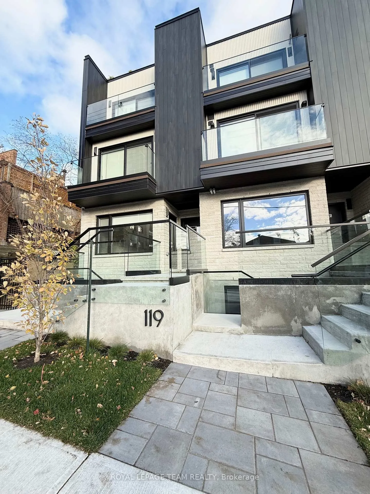 Front of Unit 1, 119 Springfield Road