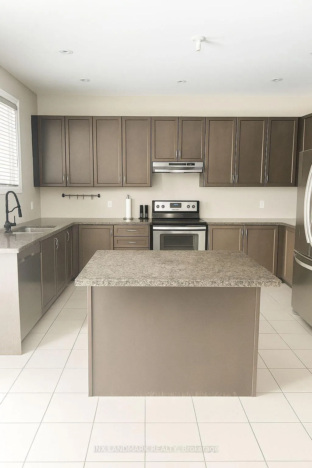 Photo 12 of 24 Treetops Boulevard, New Tecumseth, Rural New Tecumseth — HOMEH