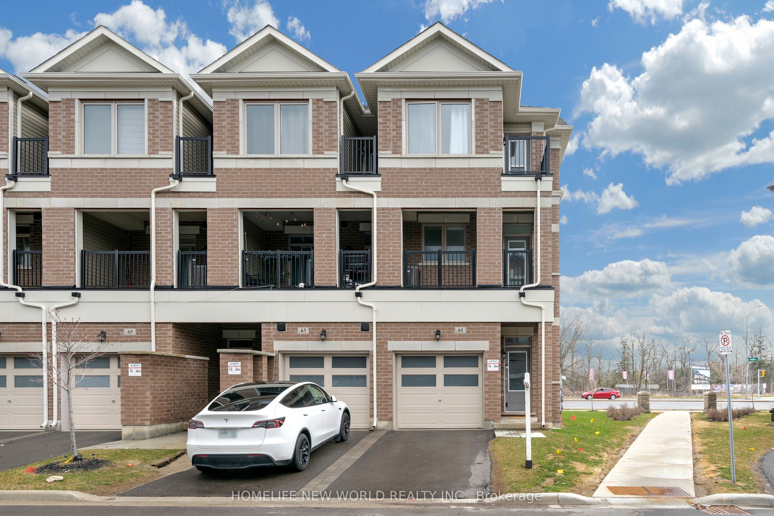 Photo 7 of 61 Carneros Way, Markham, Box Grove — HOMEH