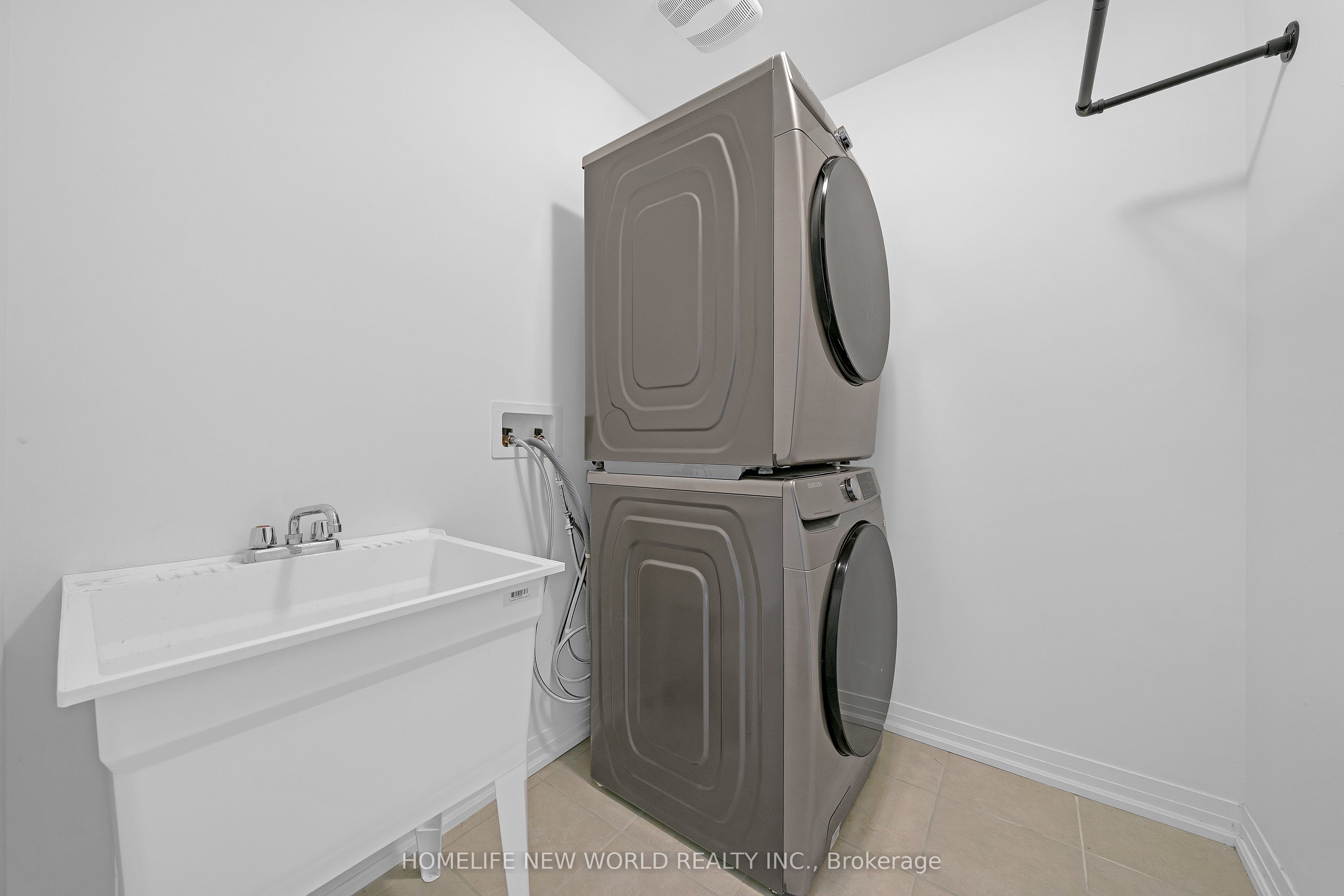 Photo 43 of 61 Carneros Way, Markham, Box Grove — HOMEH