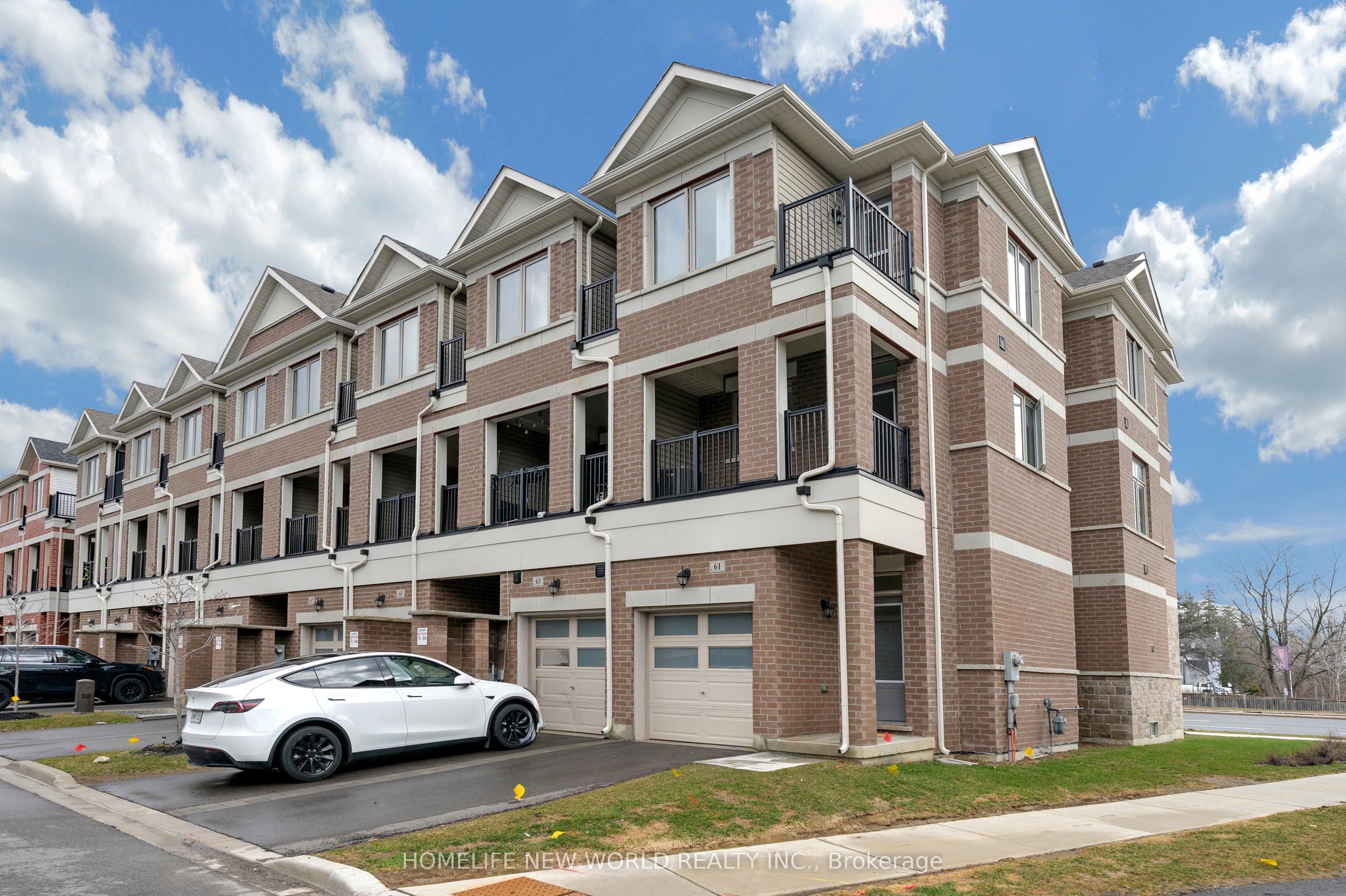 Photo 5 of 61 Carneros Way, Markham, Box Grove — HOMEH