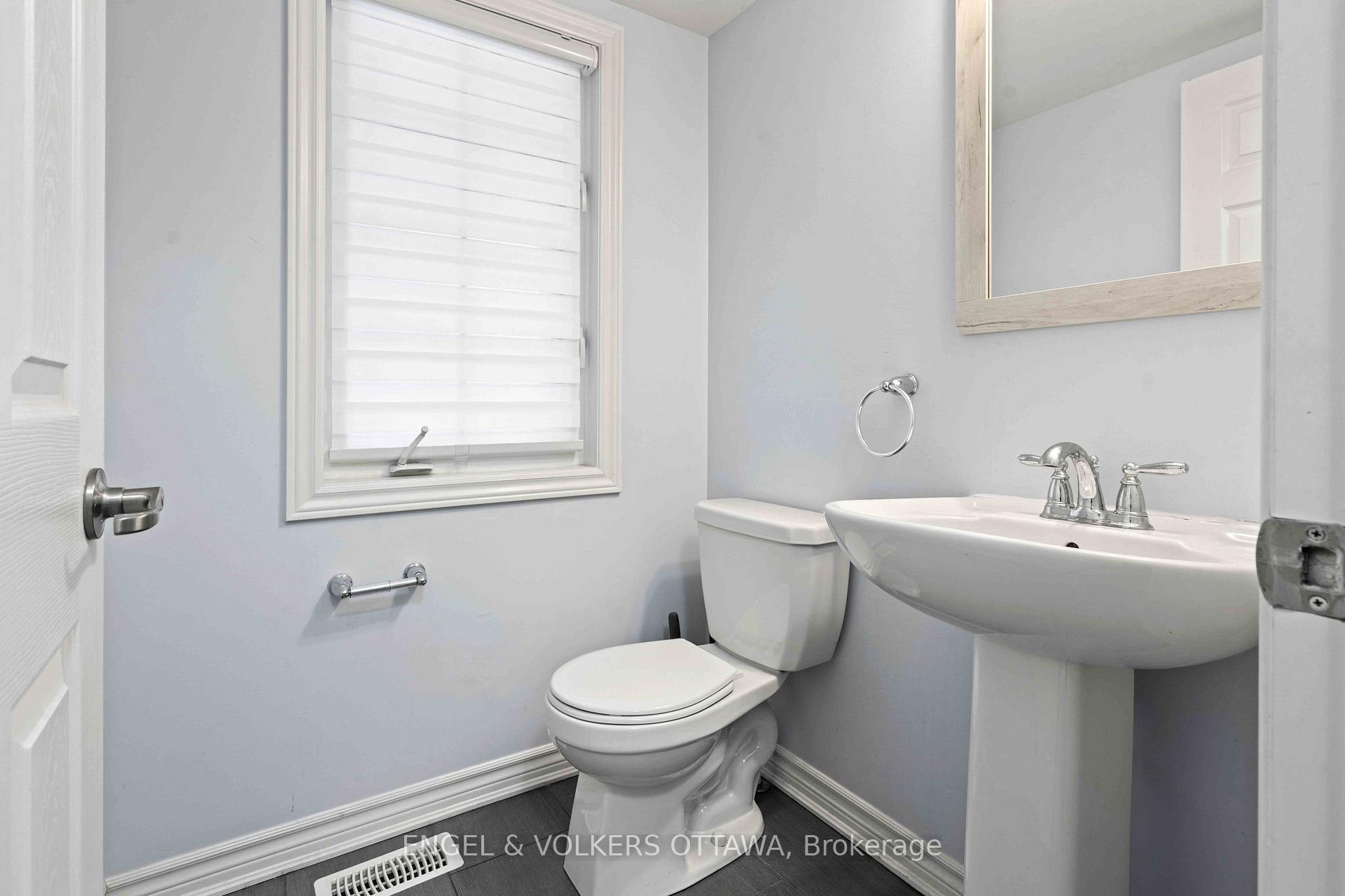 Photo 3 of 536 Broadleaf Street, Ottawa, Avalon West — HOMEH