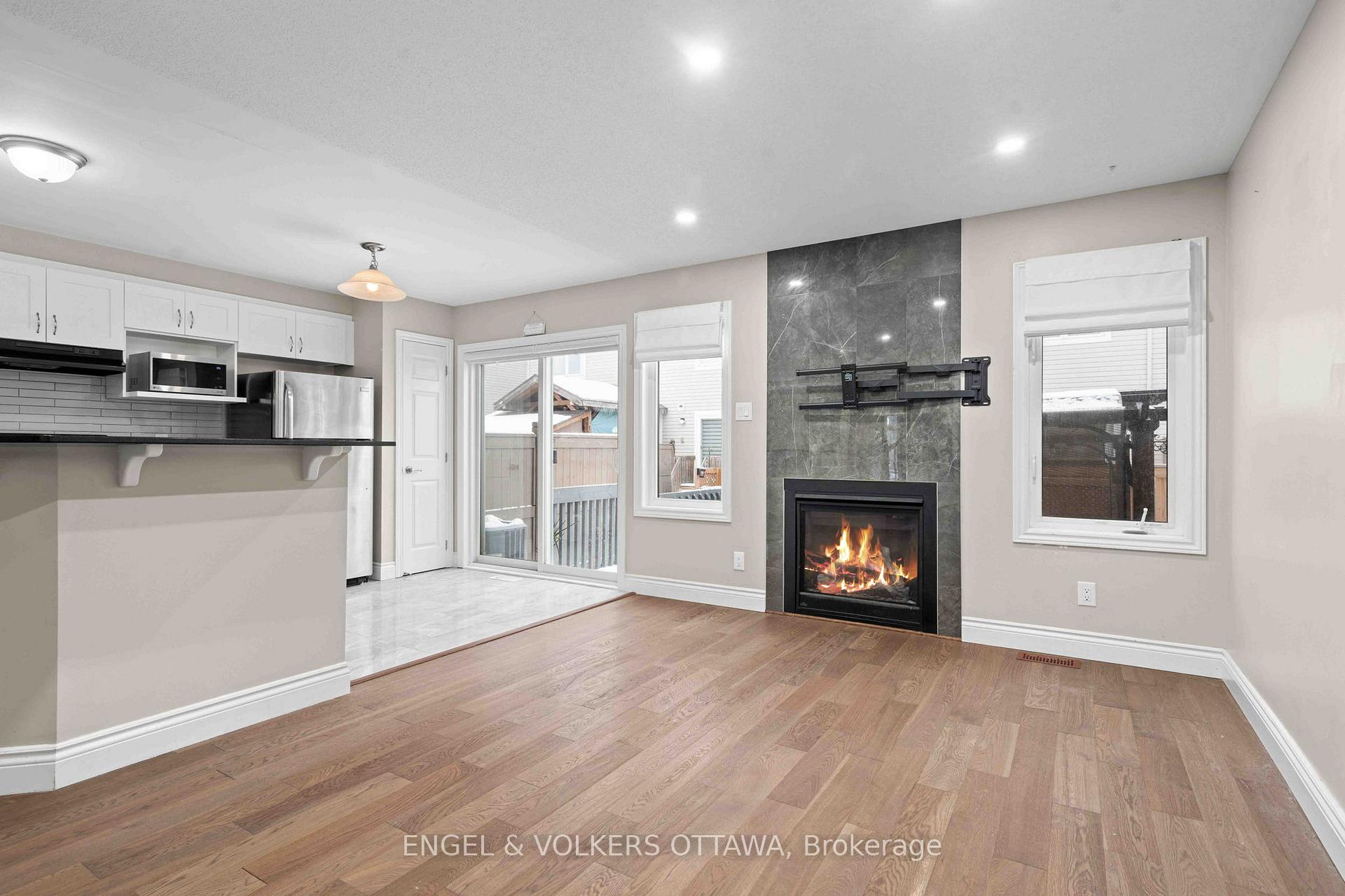 Photo 8 of 536 Broadleaf Street, Ottawa, Avalon West — HOMEH