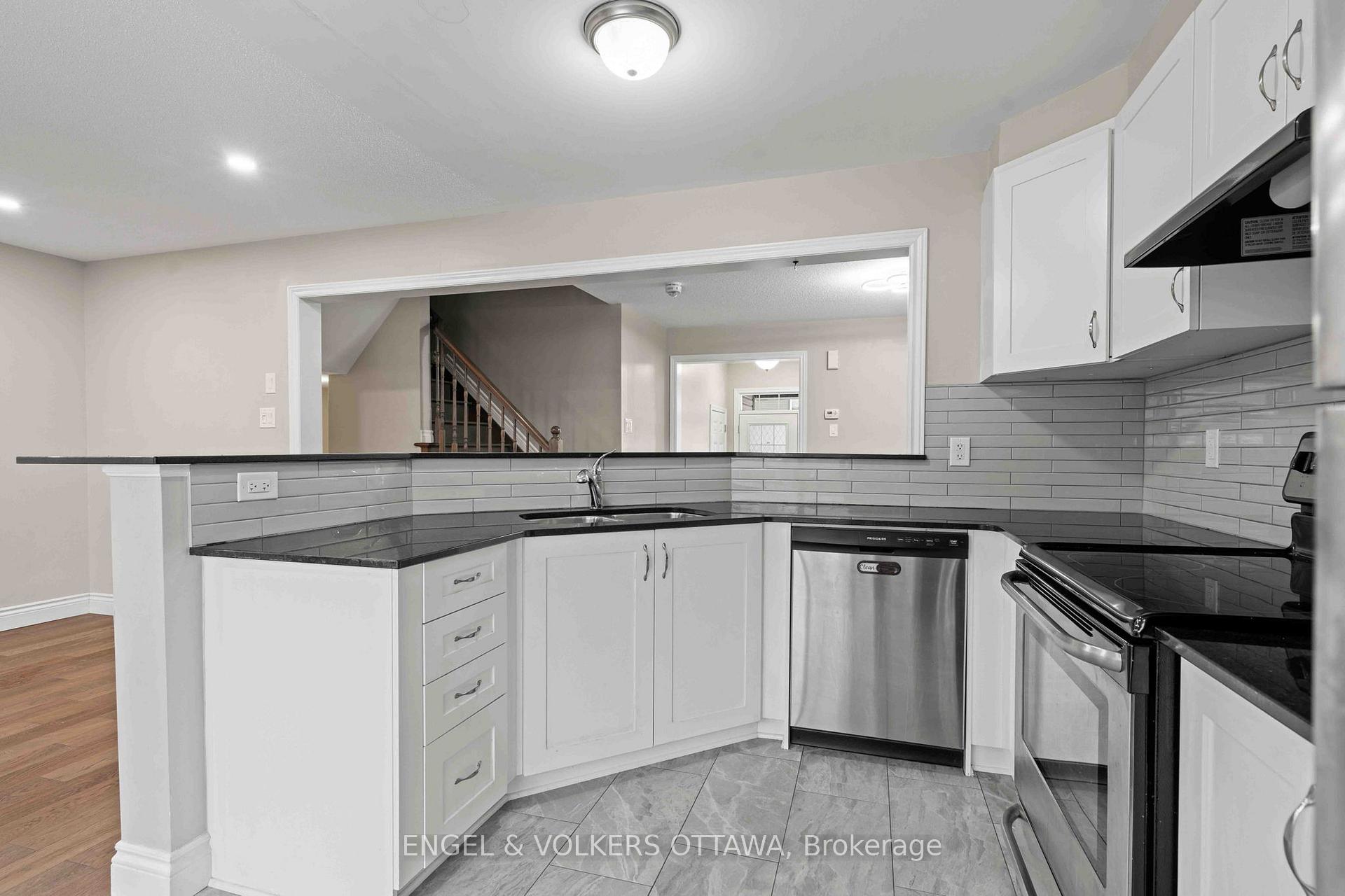 Photo 12 of 536 Broadleaf Street, Ottawa, Avalon West — HOMEH