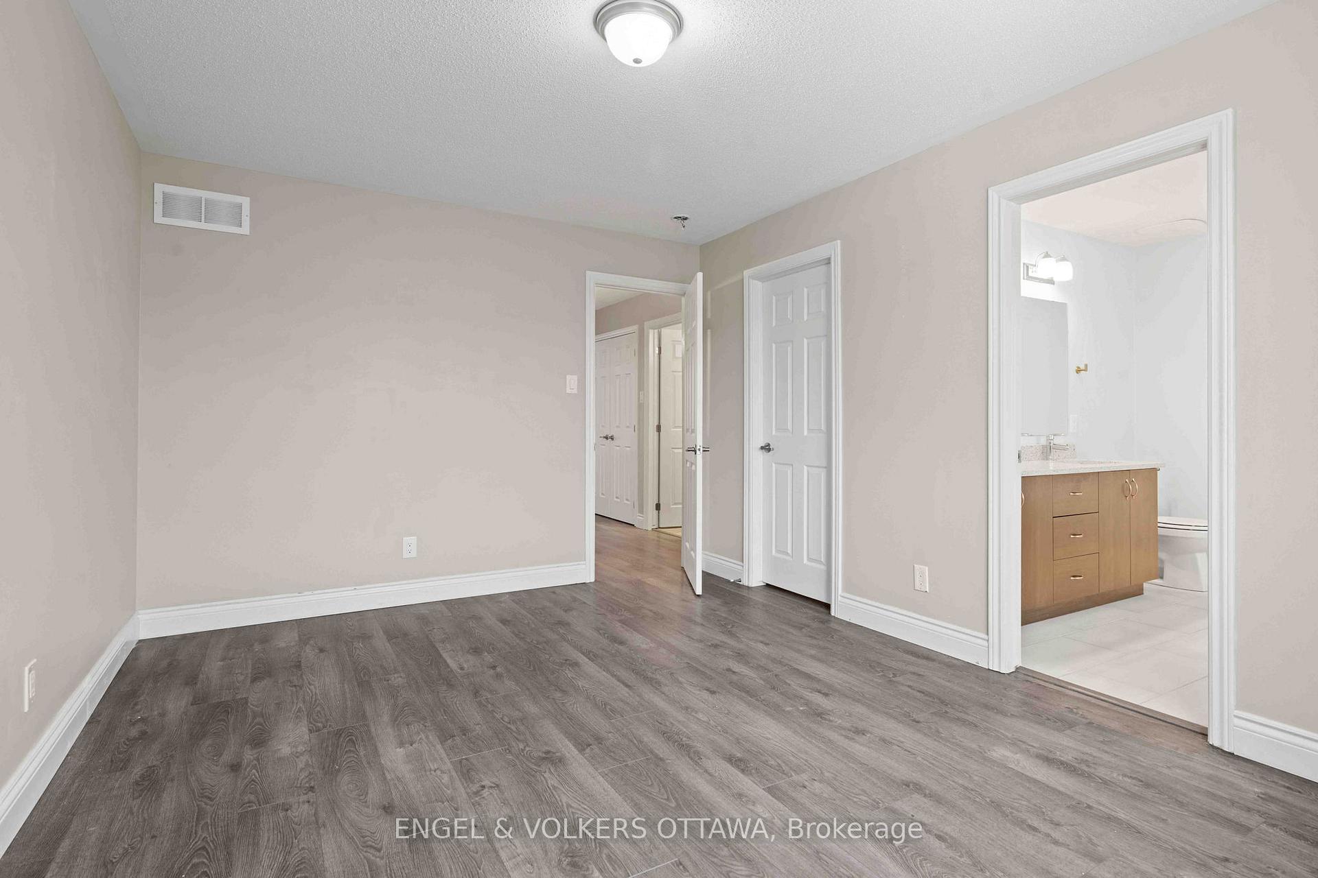 Photo 18 of 536 Broadleaf Street, Ottawa, Avalon West — HOMEH