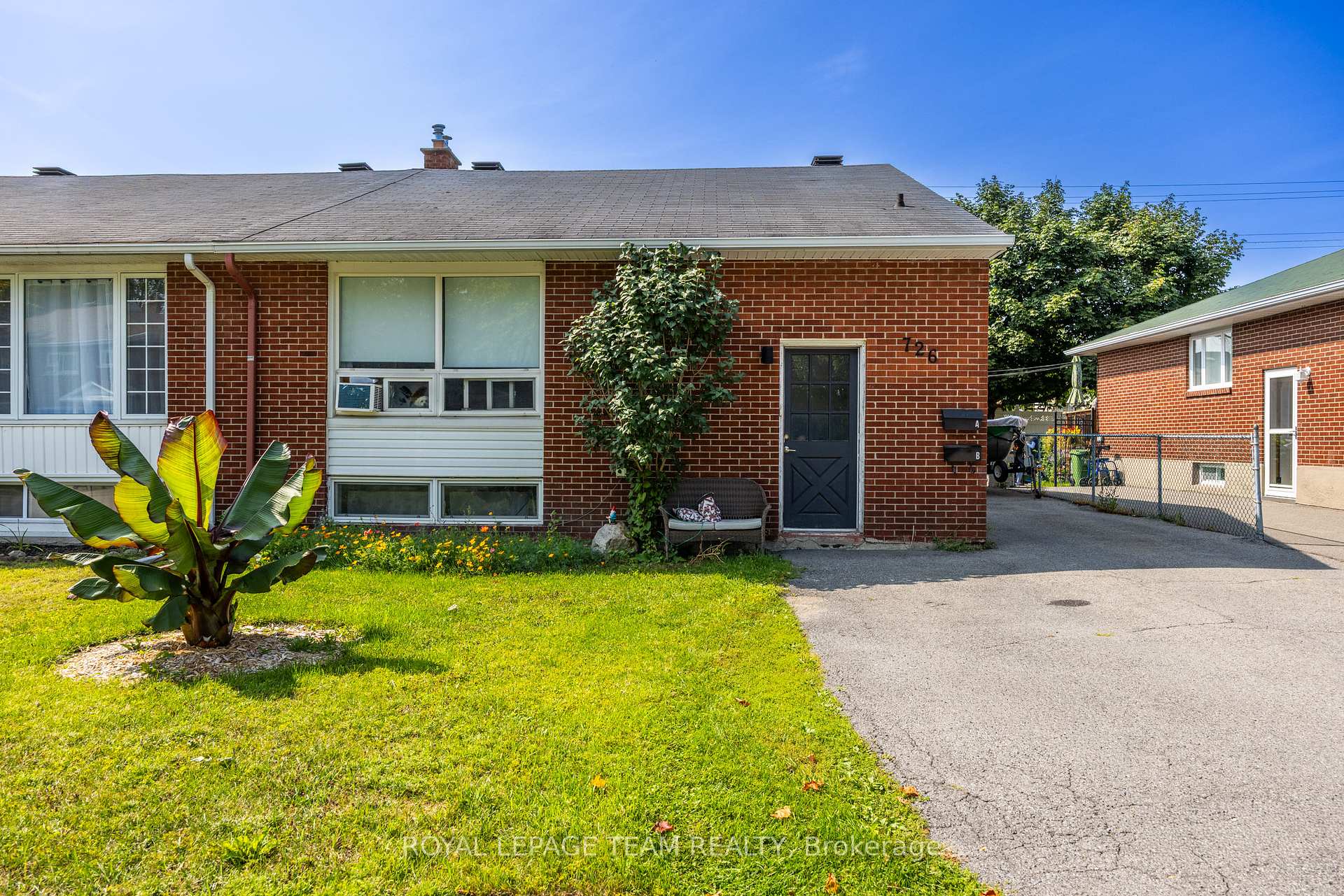 Photo 2 of 726 Cummings Avenue, Ottawa, Castle Heights/Rideau High — HOMEH