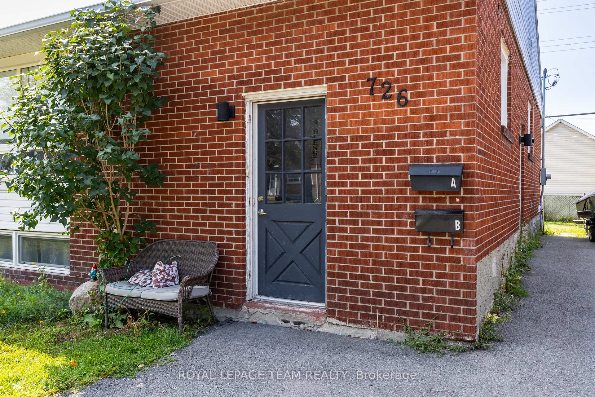 Photo 4 of 726 Cummings Avenue, Ottawa, Castle Heights/Rideau High — HOMEH