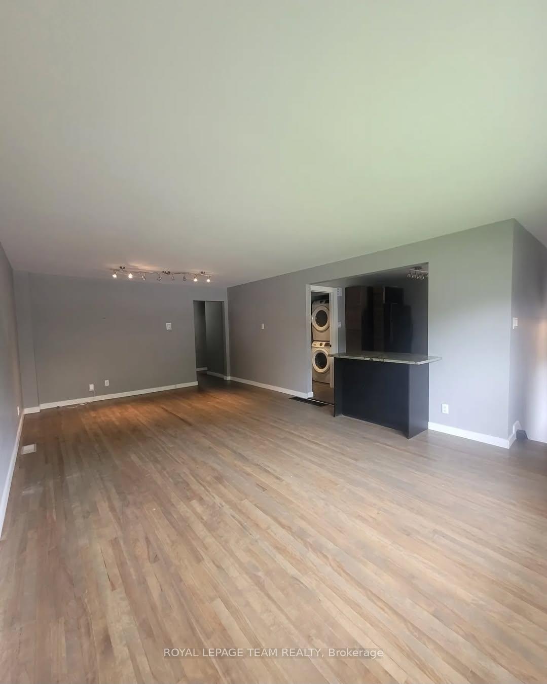 Photo 9 of 726 Cummings Avenue, Ottawa, Castle Heights/Rideau High — HOMEH