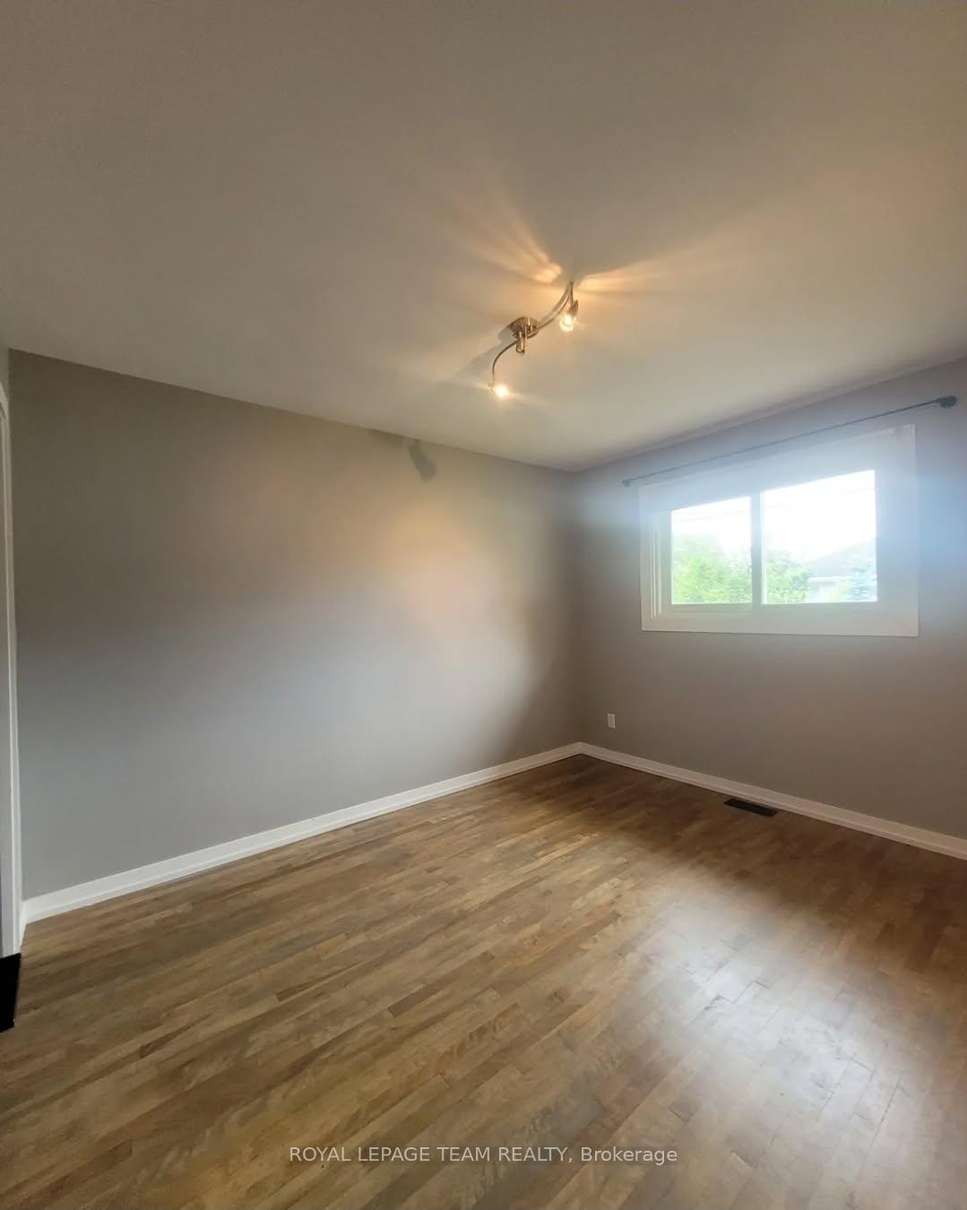 Photo 11 of 726 Cummings Avenue, Ottawa, Castle Heights/Rideau High — HOMEH