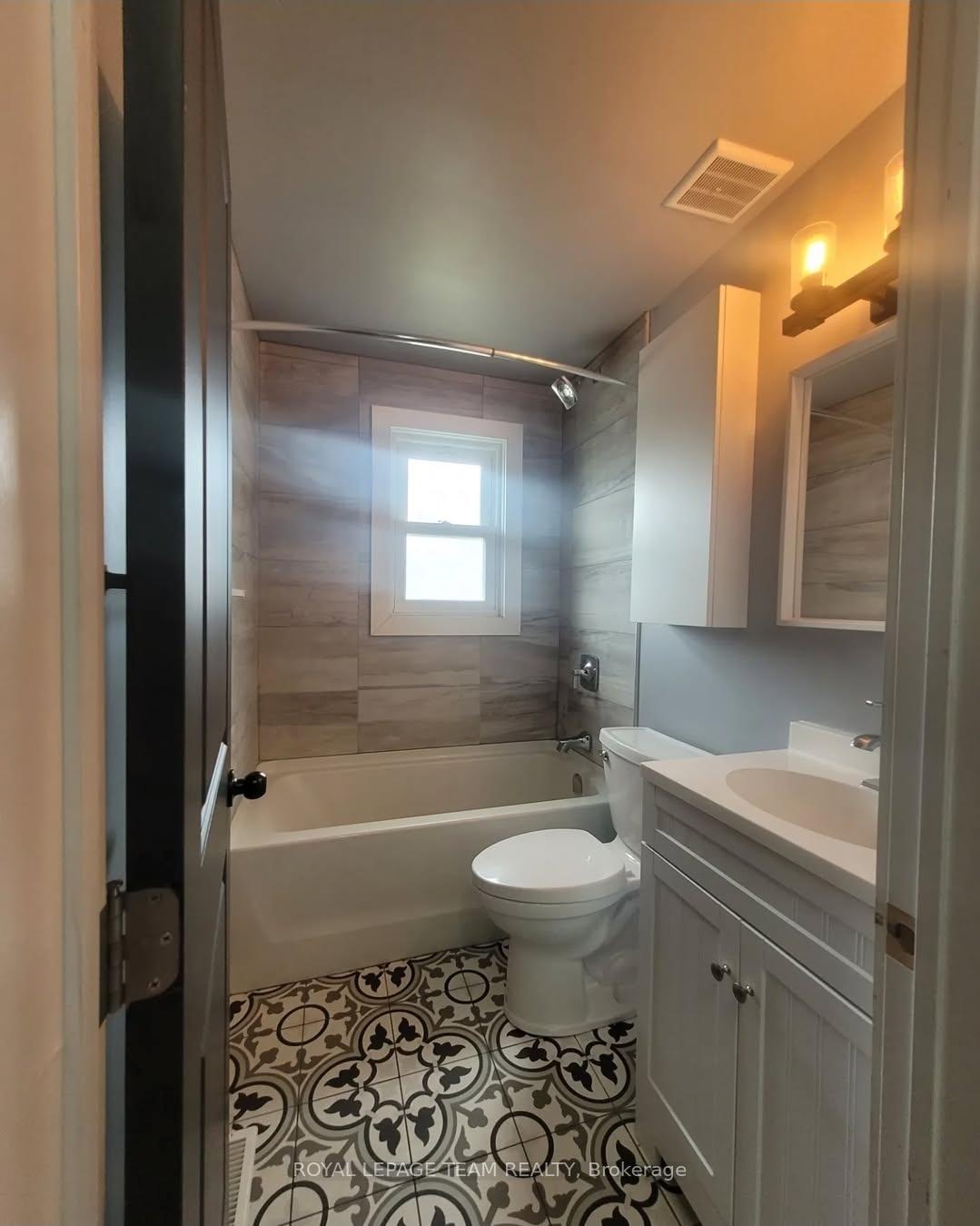 Photo 14 of 726 Cummings Avenue, Ottawa, Castle Heights/Rideau High — HOMEH