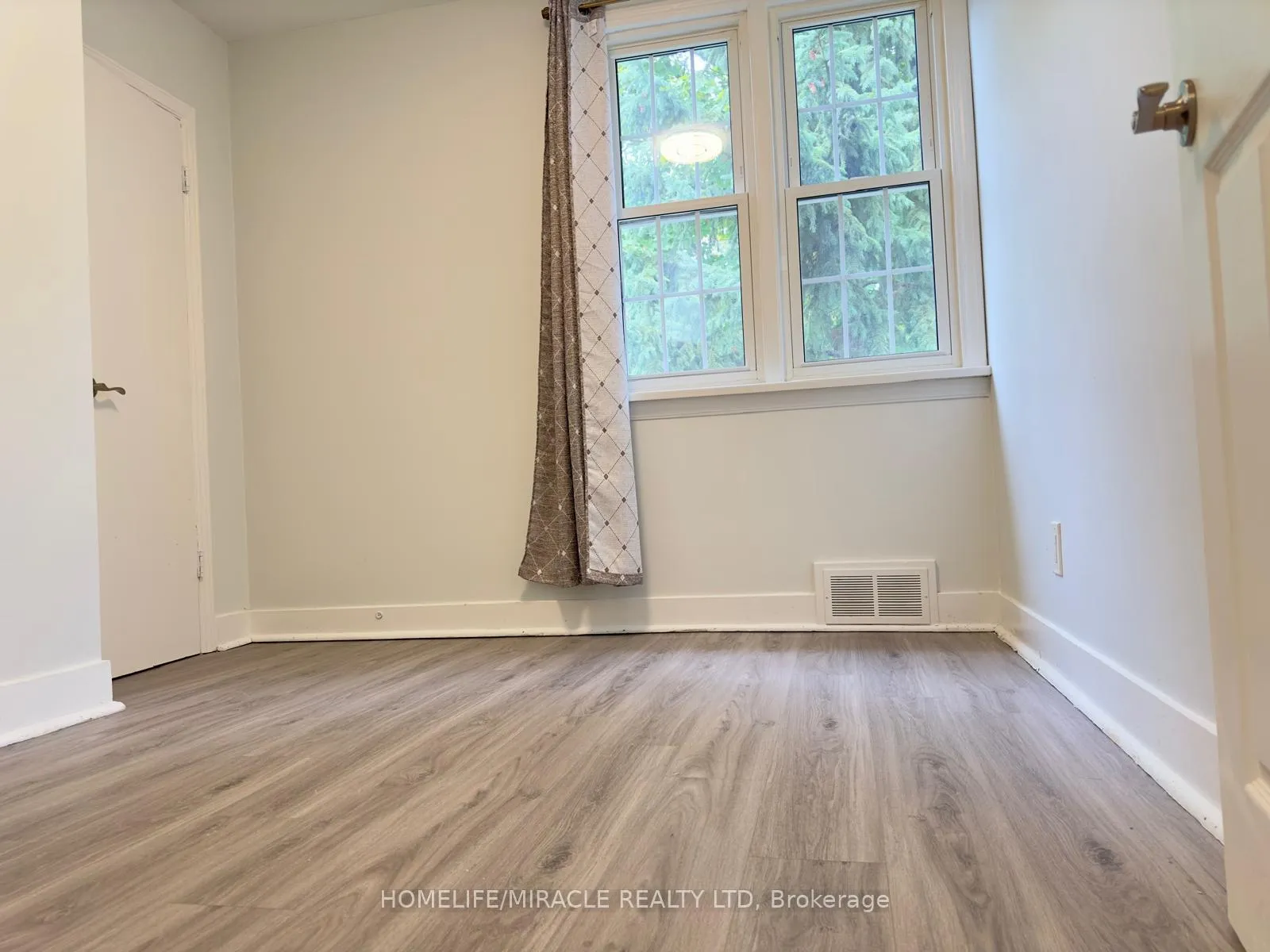 Photo 11 of 5672 Drummond Road, Niagara Falls, Hospital — HOMEH