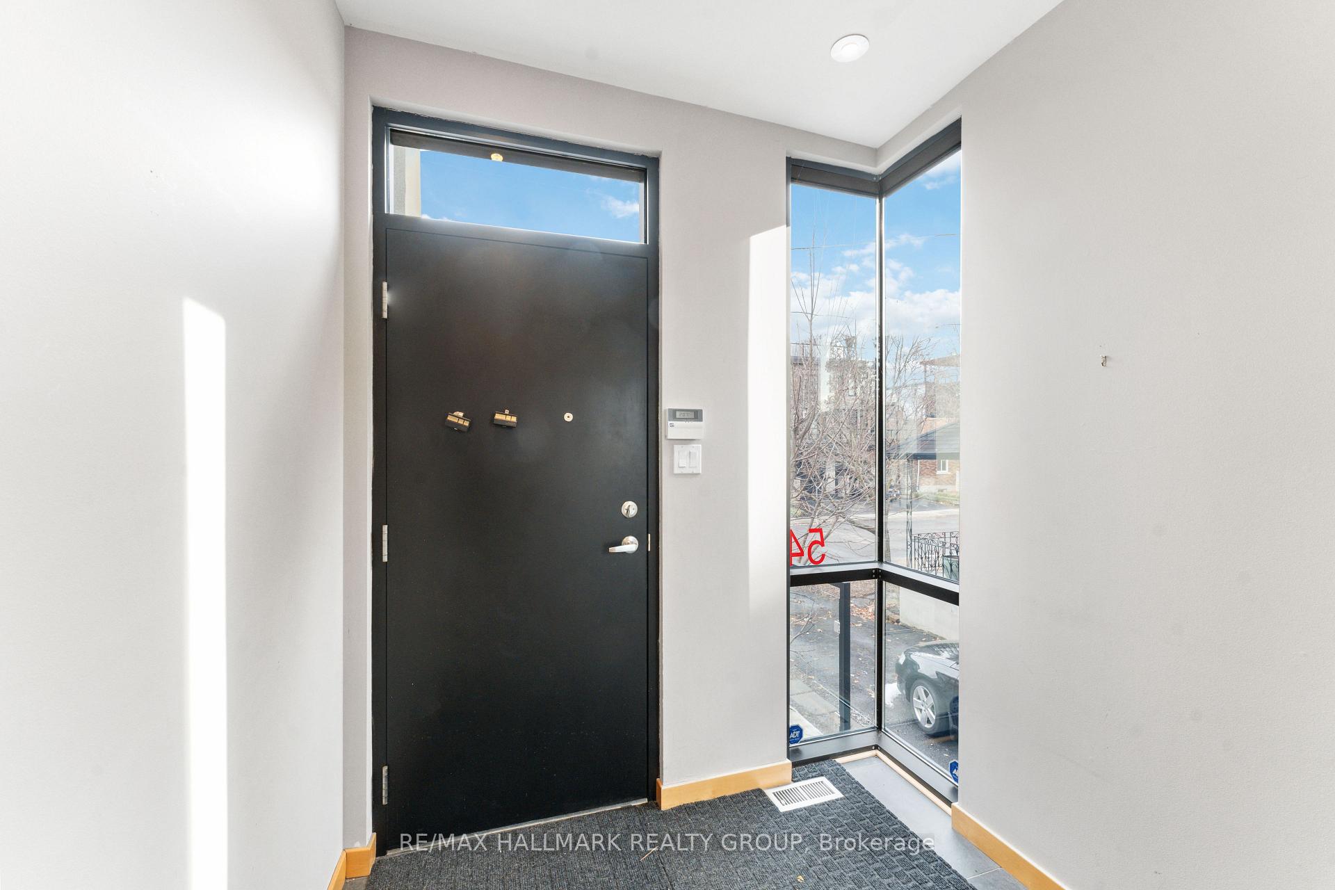 Photo 2 of 54 Douglas Avenue, Ottawa, Lindenlea — HOMEH