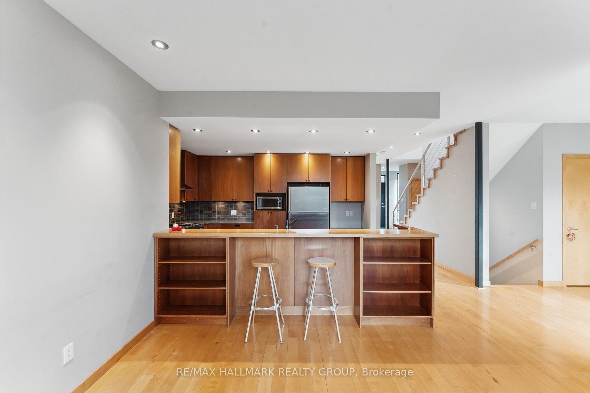 Photo 8 of 54 Douglas Avenue, Ottawa, Lindenlea — HOMEH