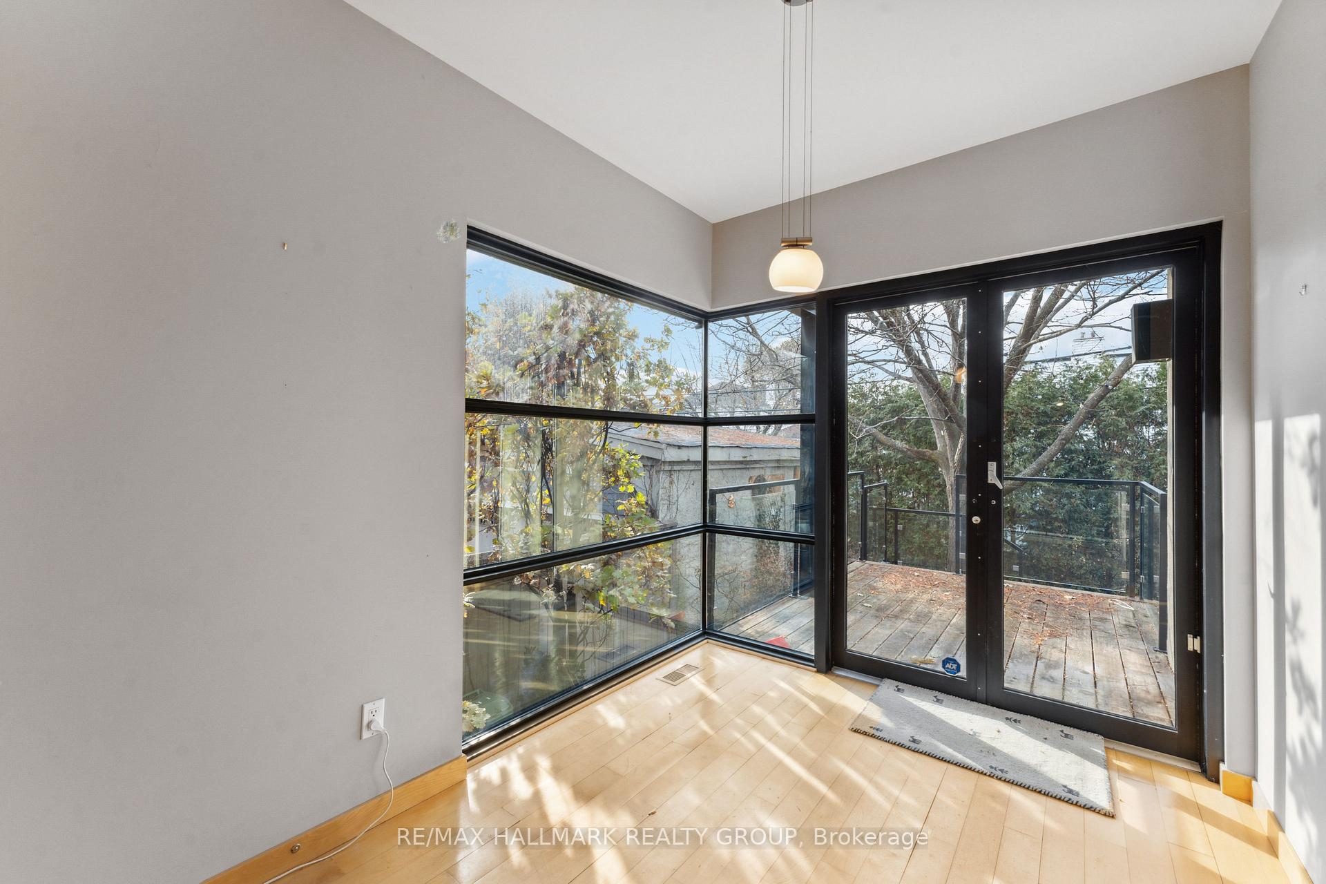 Photo 11 of 54 Douglas Avenue, Ottawa, Lindenlea — HOMEH