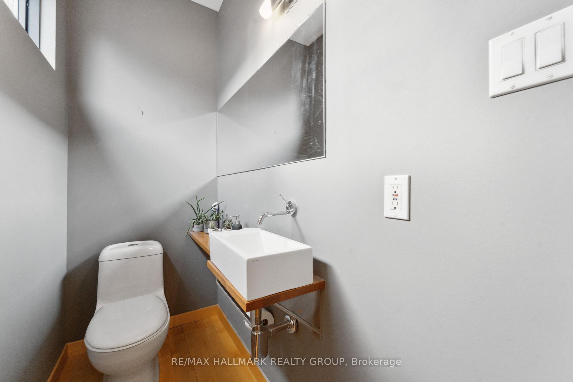 Photo 15 of 54 Douglas Avenue, Ottawa, Lindenlea — HOMEH