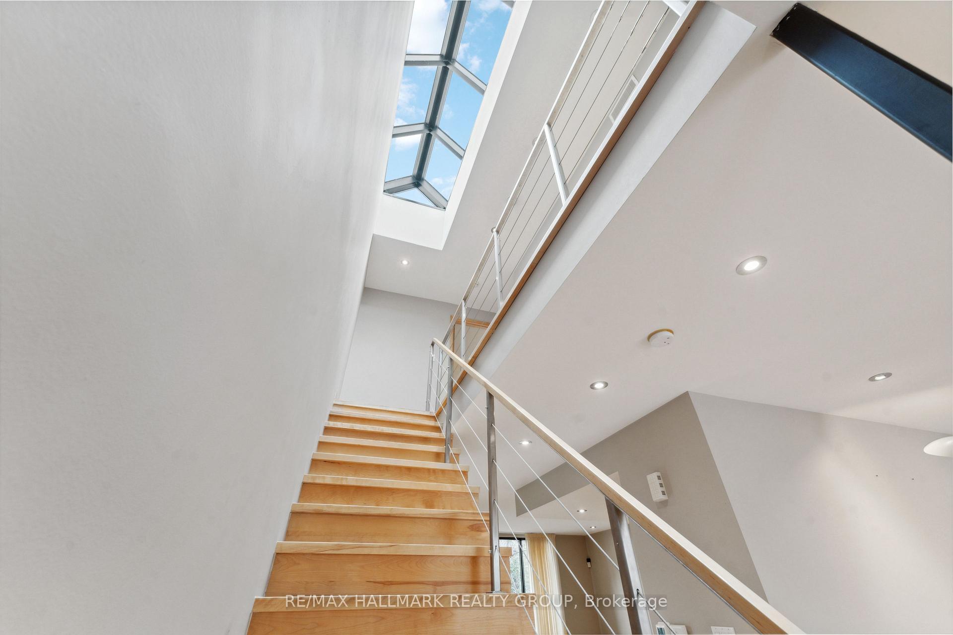 Photo 16 of 54 Douglas Avenue, Ottawa, Lindenlea — HOMEH