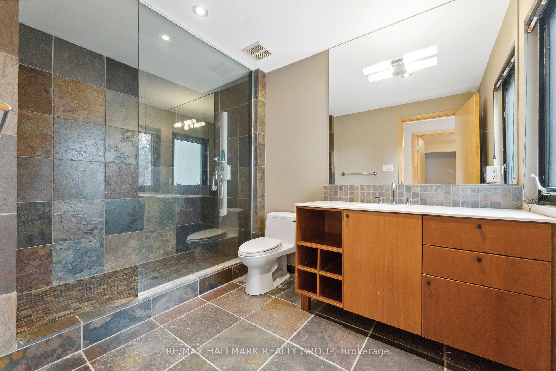 Photo 21 of 54 Douglas Avenue, Ottawa, Lindenlea — HOMEH