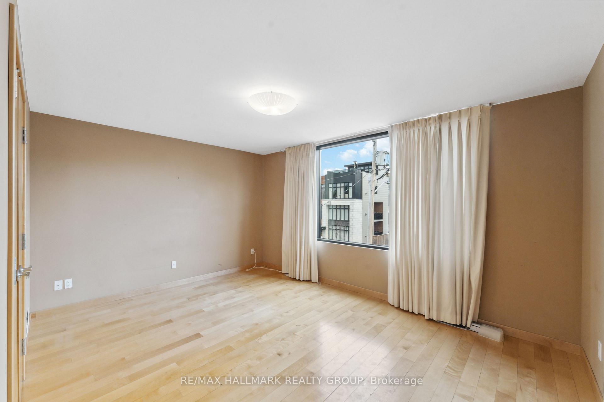 Photo 23 of 54 Douglas Avenue, Ottawa, Lindenlea — HOMEH