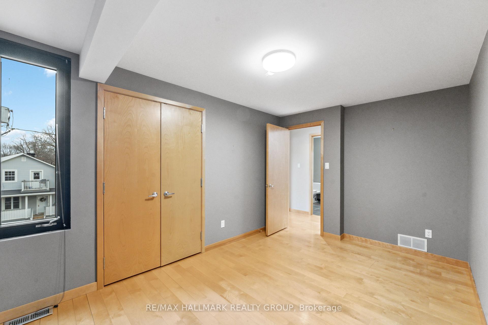 Photo 24 of 54 Douglas Avenue, Ottawa, Lindenlea — HOMEH