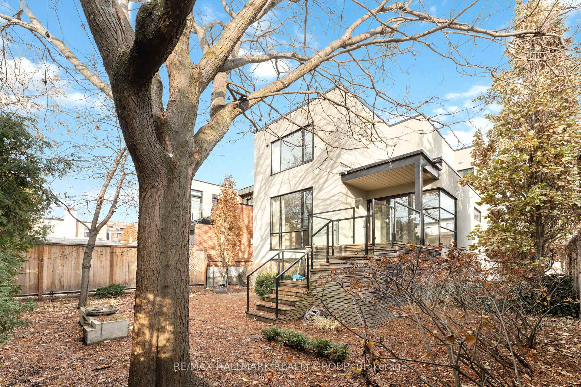 Photo 31 of 54 Douglas Avenue, Ottawa, Lindenlea — HOMEH