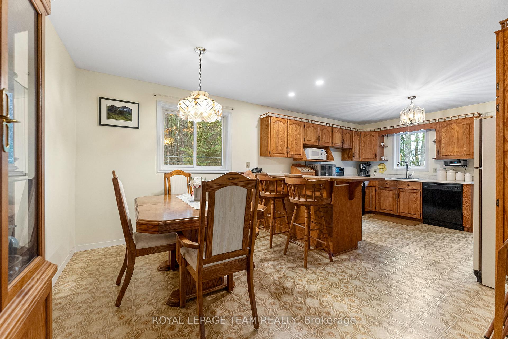 Photo 11 of 725 Marsh Road, North Algona Wilberforce, North Algona/Wilberforce Twp — HOMEH