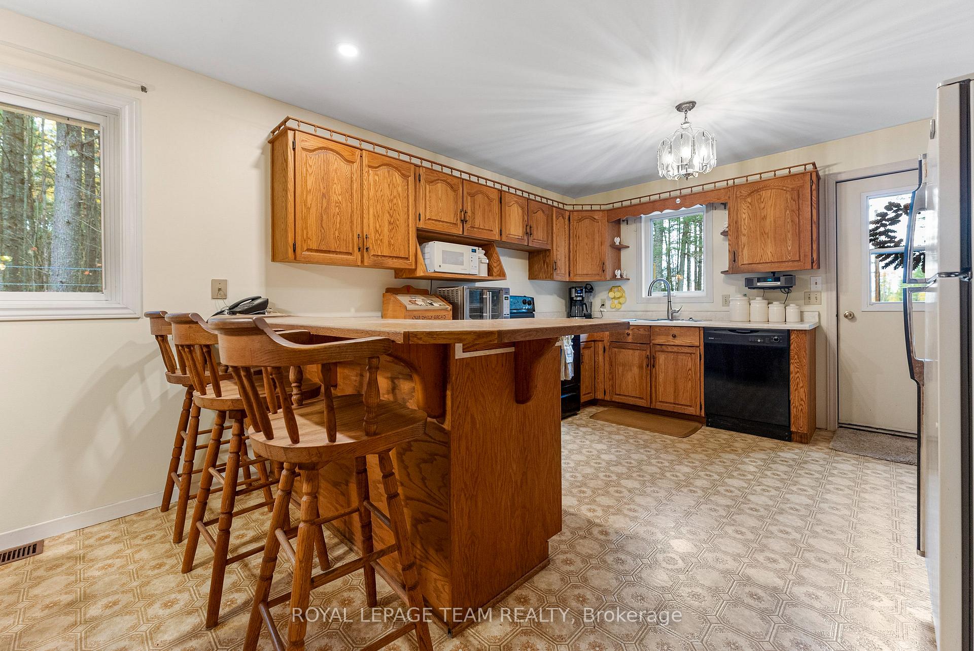 Photo 13 of 725 Marsh Road, North Algona Wilberforce, North Algona/Wilberforce Twp — HOMEH