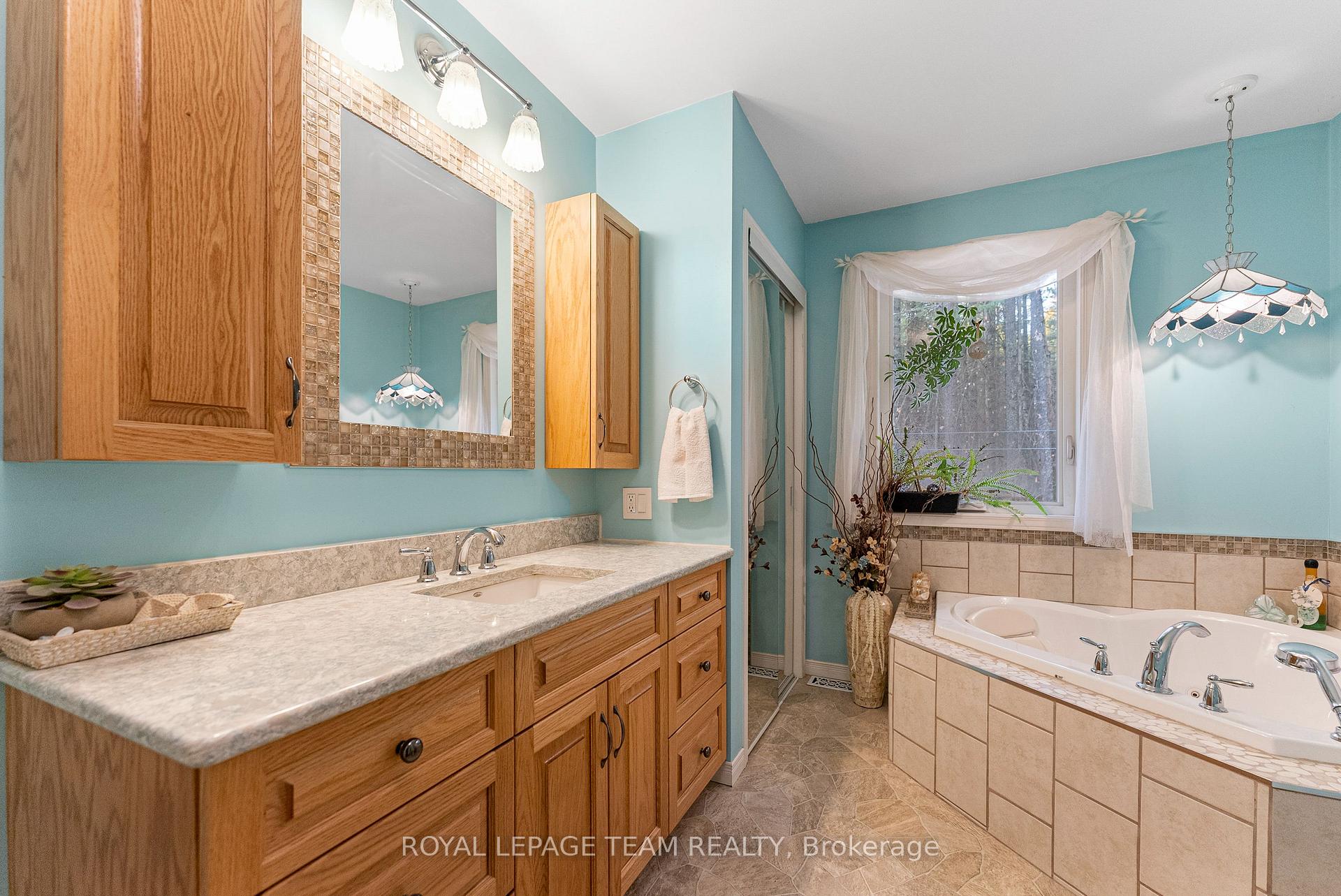 Photo 20 of 725 Marsh Road, North Algona Wilberforce, North Algona/Wilberforce Twp — HOMEH