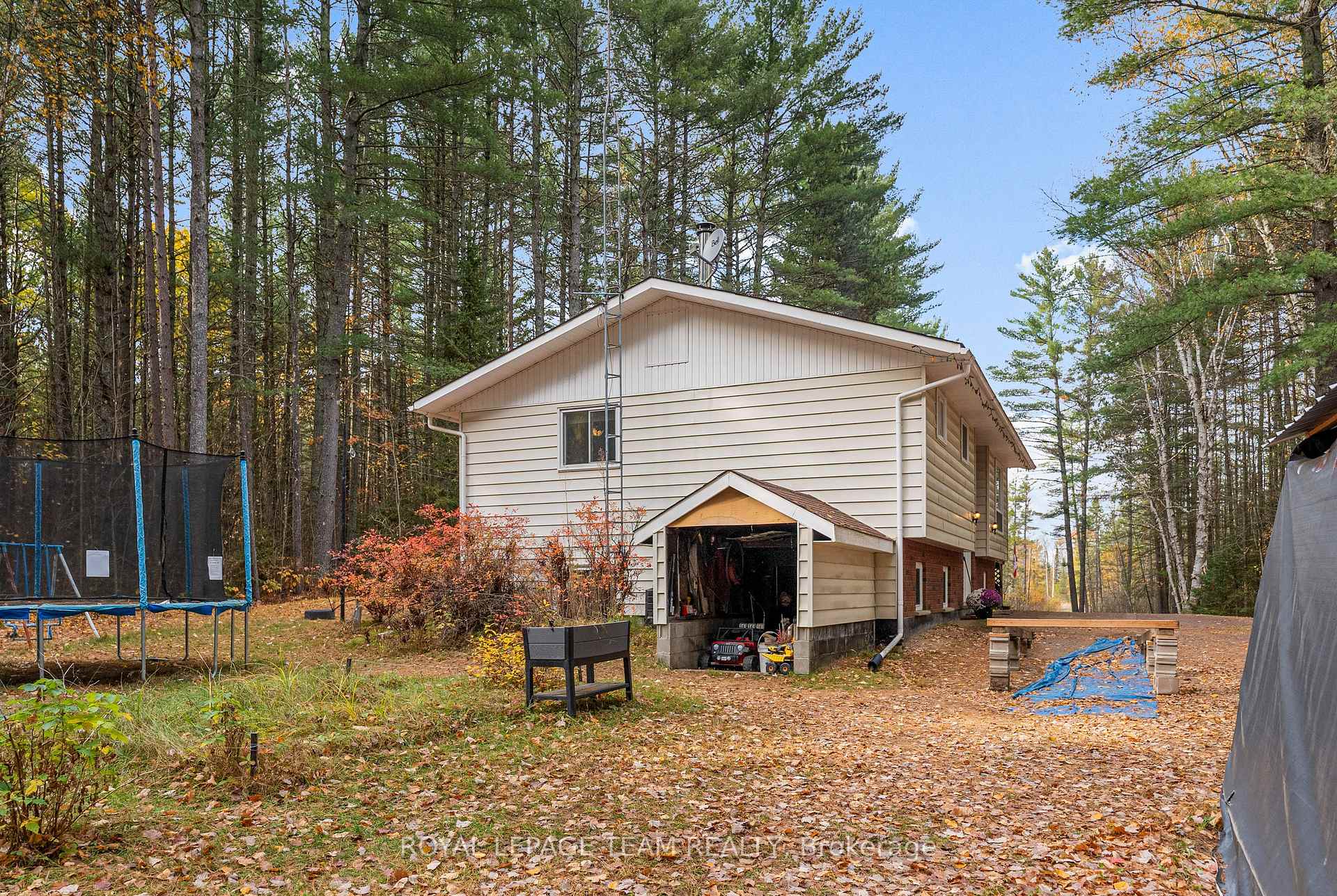 Photo 30 of 725 Marsh Road, North Algona Wilberforce, North Algona/Wilberforce Twp — HOMEH