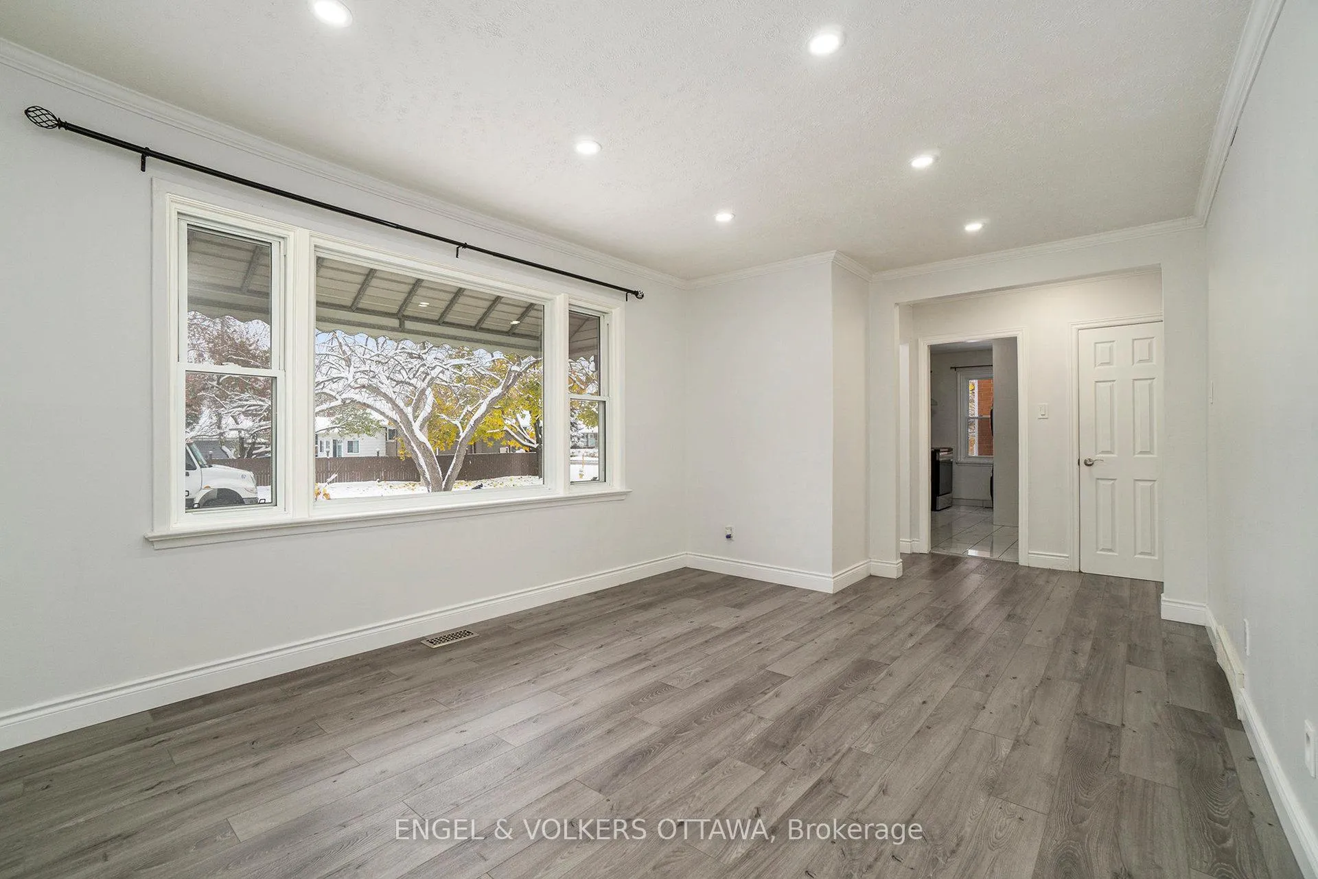 Photo 3 of Unit #A, 465 Newman Avenue, Ottawa, Overbrook/Castle Heights — HOMEH
