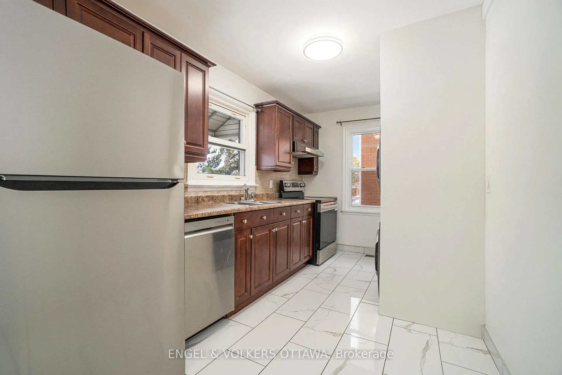 Photo 4 of Unit #A, 465 Newman Avenue, Ottawa, Overbrook/Castle Heights — HOMEH