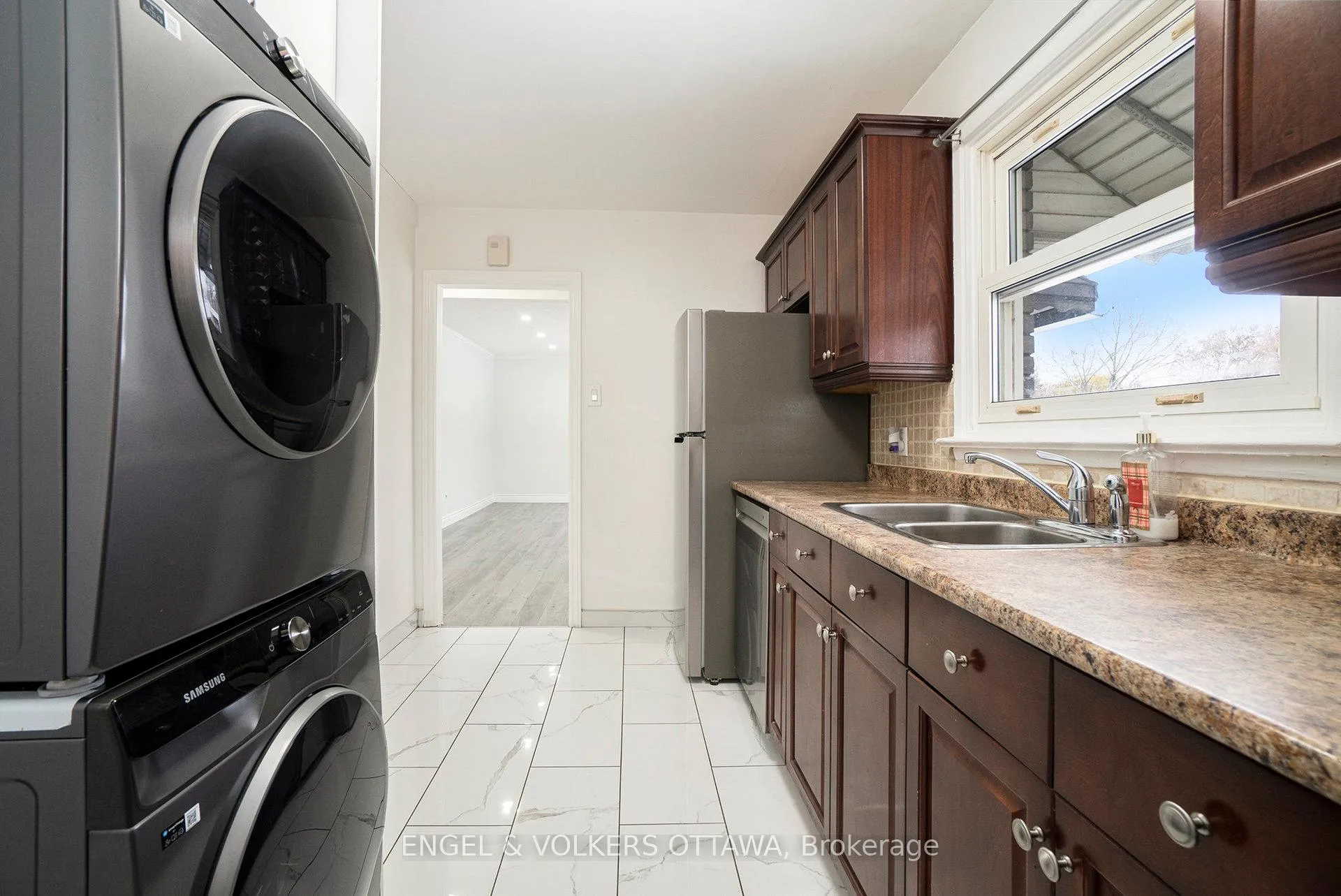 Photo 5 of Unit #A, 465 Newman Avenue, Ottawa, Overbrook/Castle Heights — HOMEH