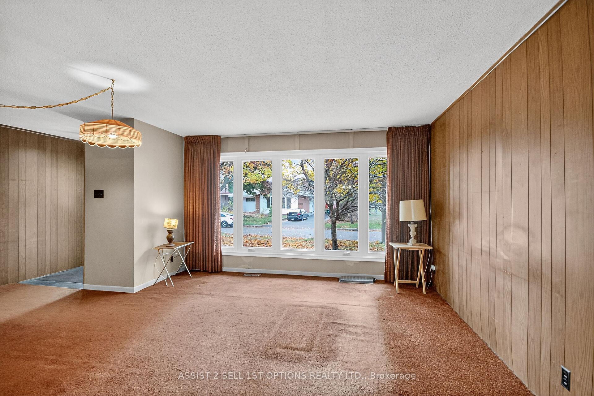 Photo 3 of 2096 Kingsley Road, Ottawa, Parkway Park — HOMEH