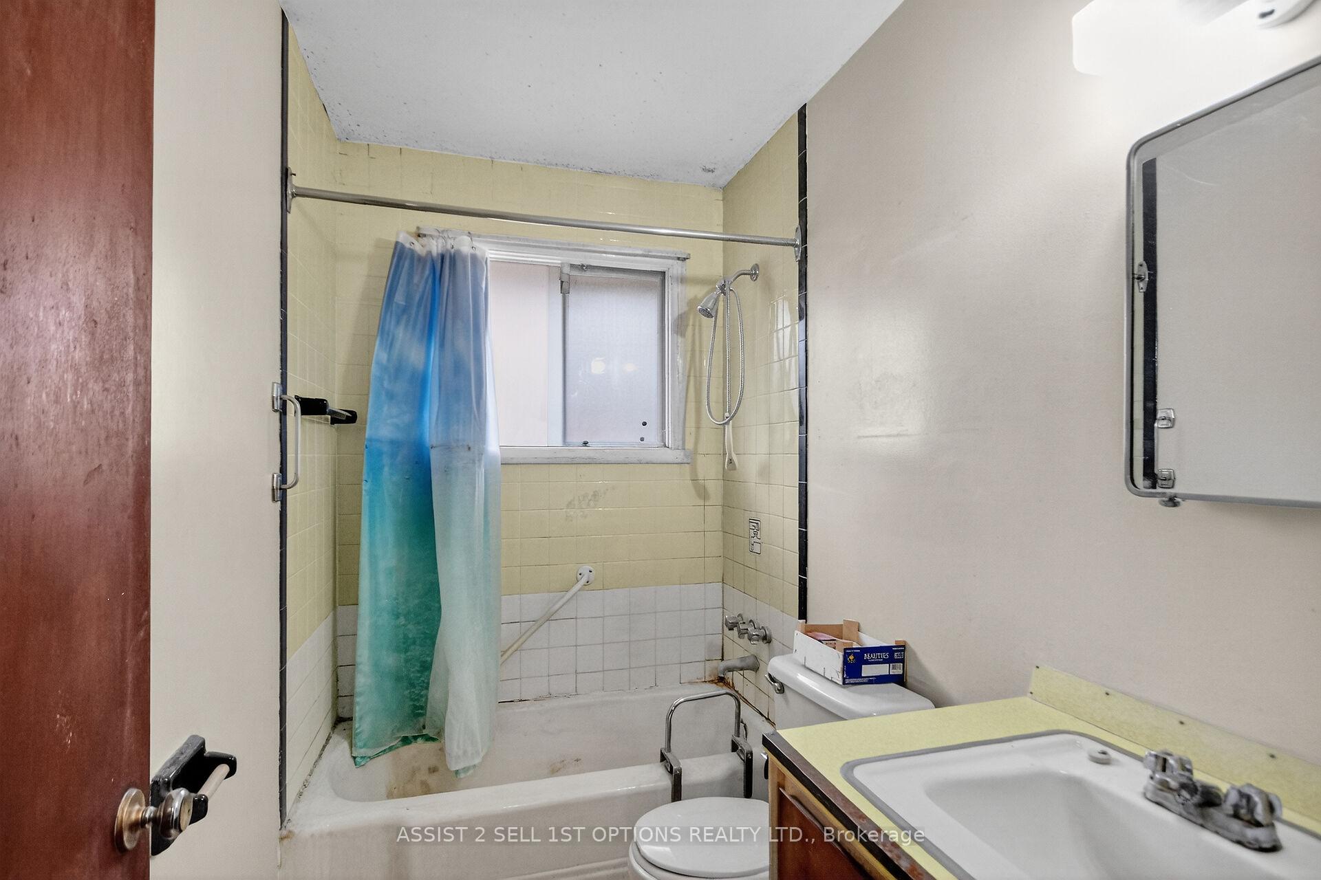 Photo 8 of 2096 Kingsley Road, Ottawa, Parkway Park — HOMEH
