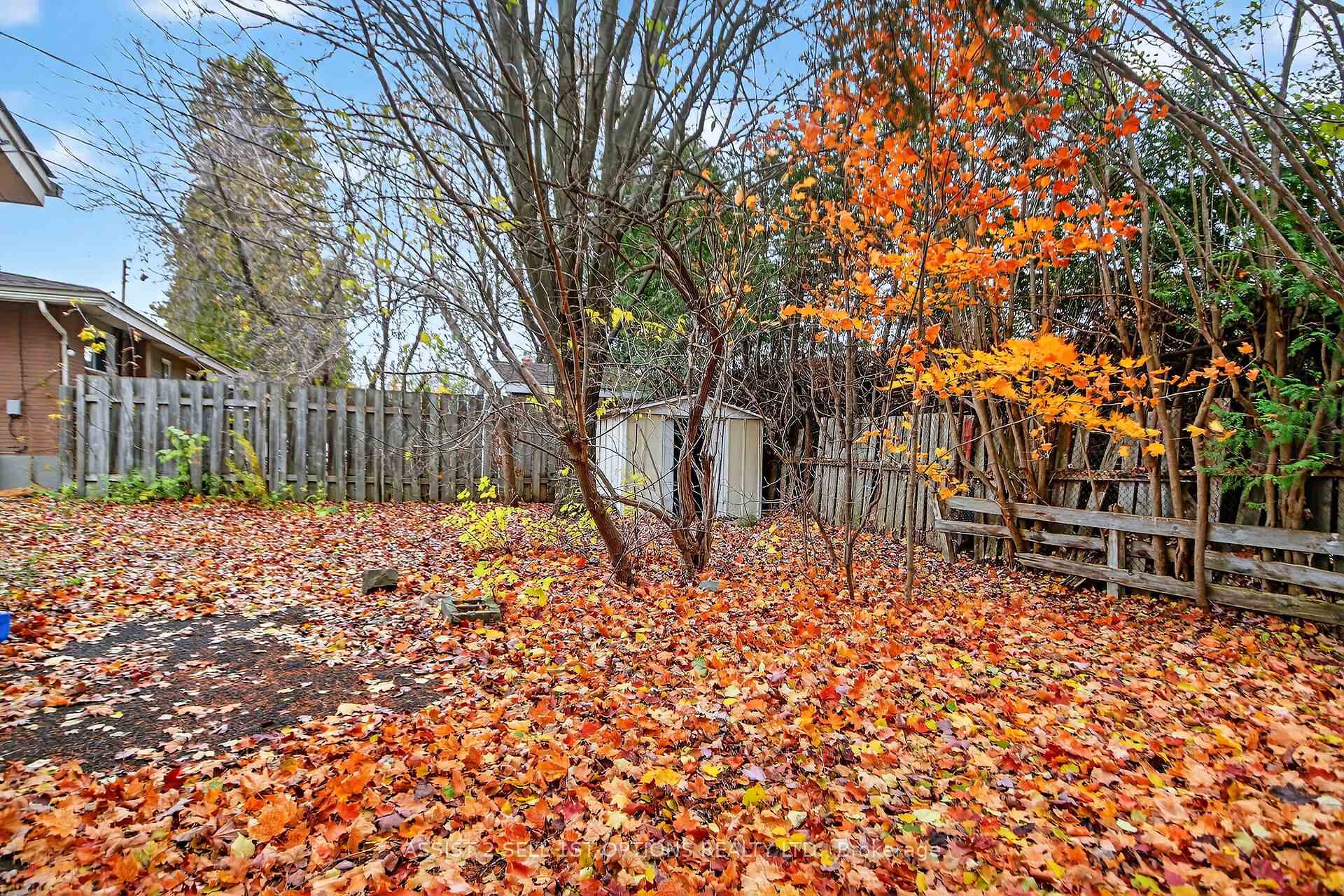 Photo 10 of 2096 Kingsley Road, Ottawa, Parkway Park — HOMEH