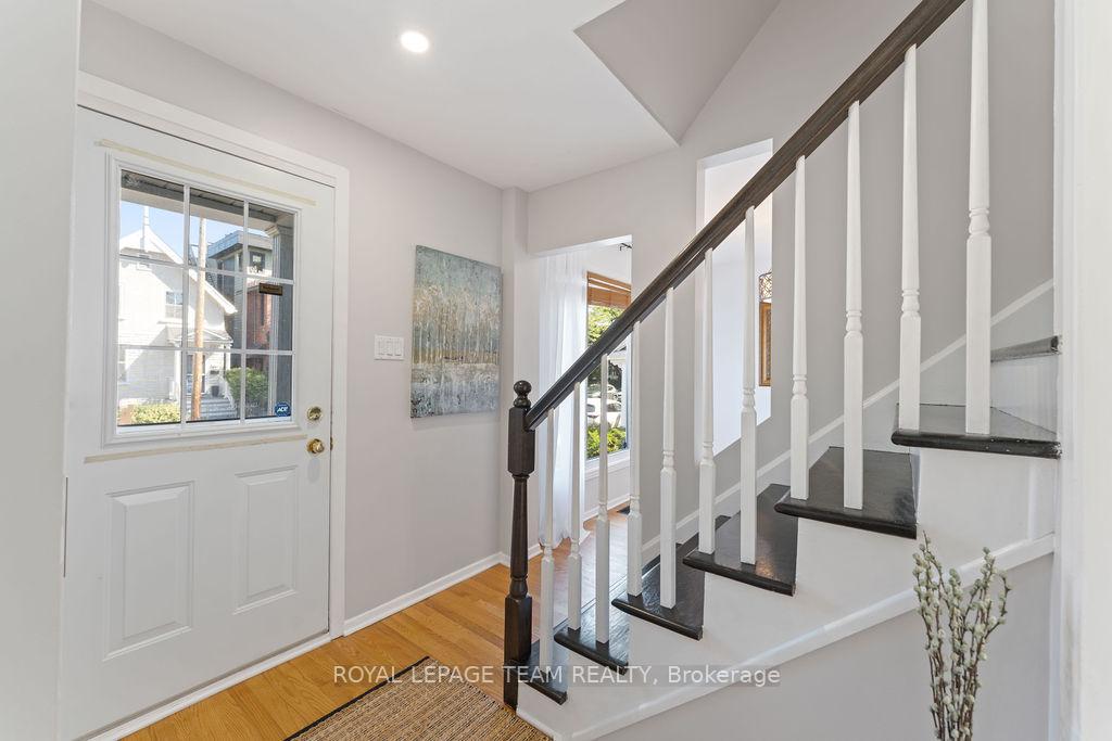 Photo 3 of 89 Crichton Street, Ottawa, New Edinburgh — HOMEH