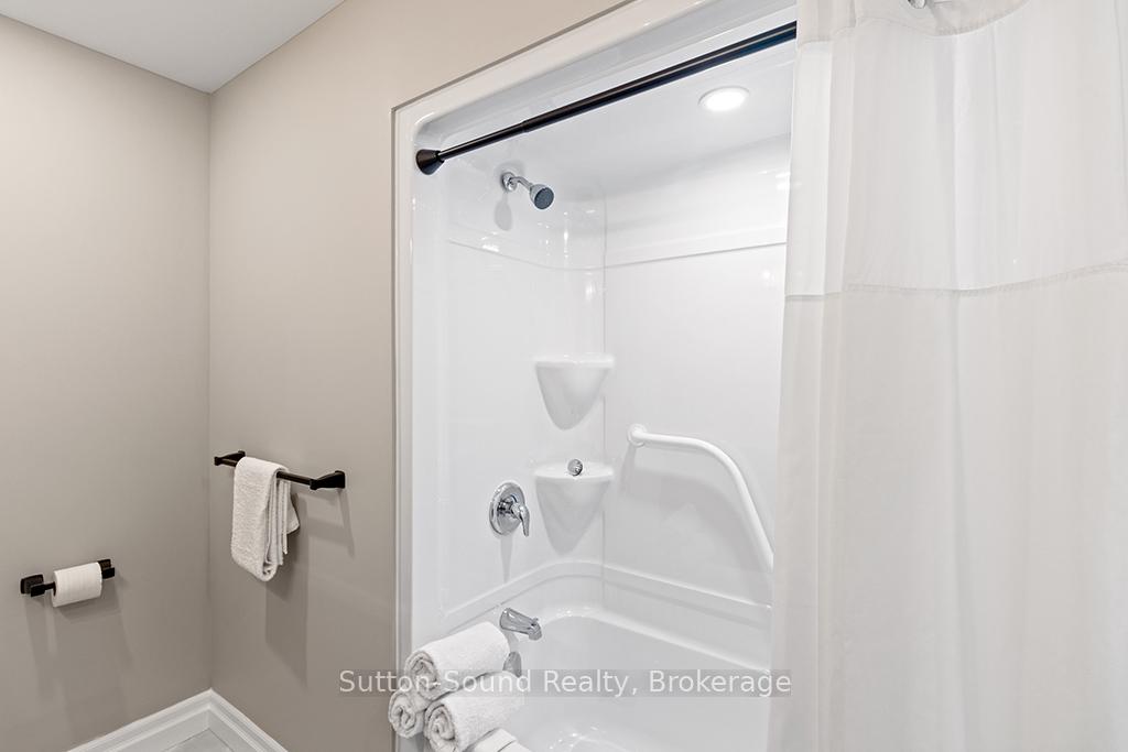 Photo 30 of Unit 2, 18 Maple Golf Crescent, Northern Bruce Peninsula — HOMEH