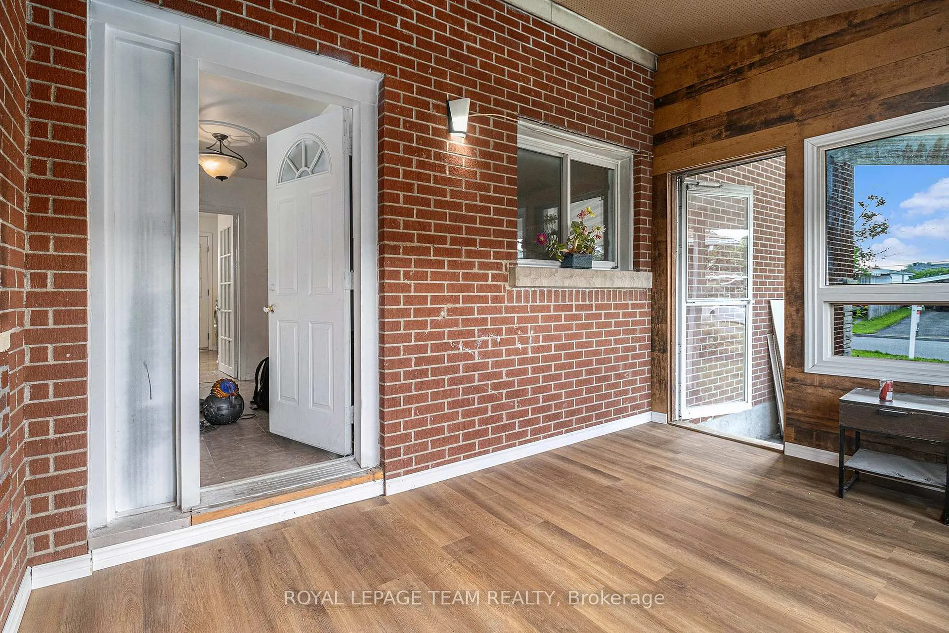 Photo 4 of 1285 Fellows Road, Ottawa, Parkway Park — HOMEH